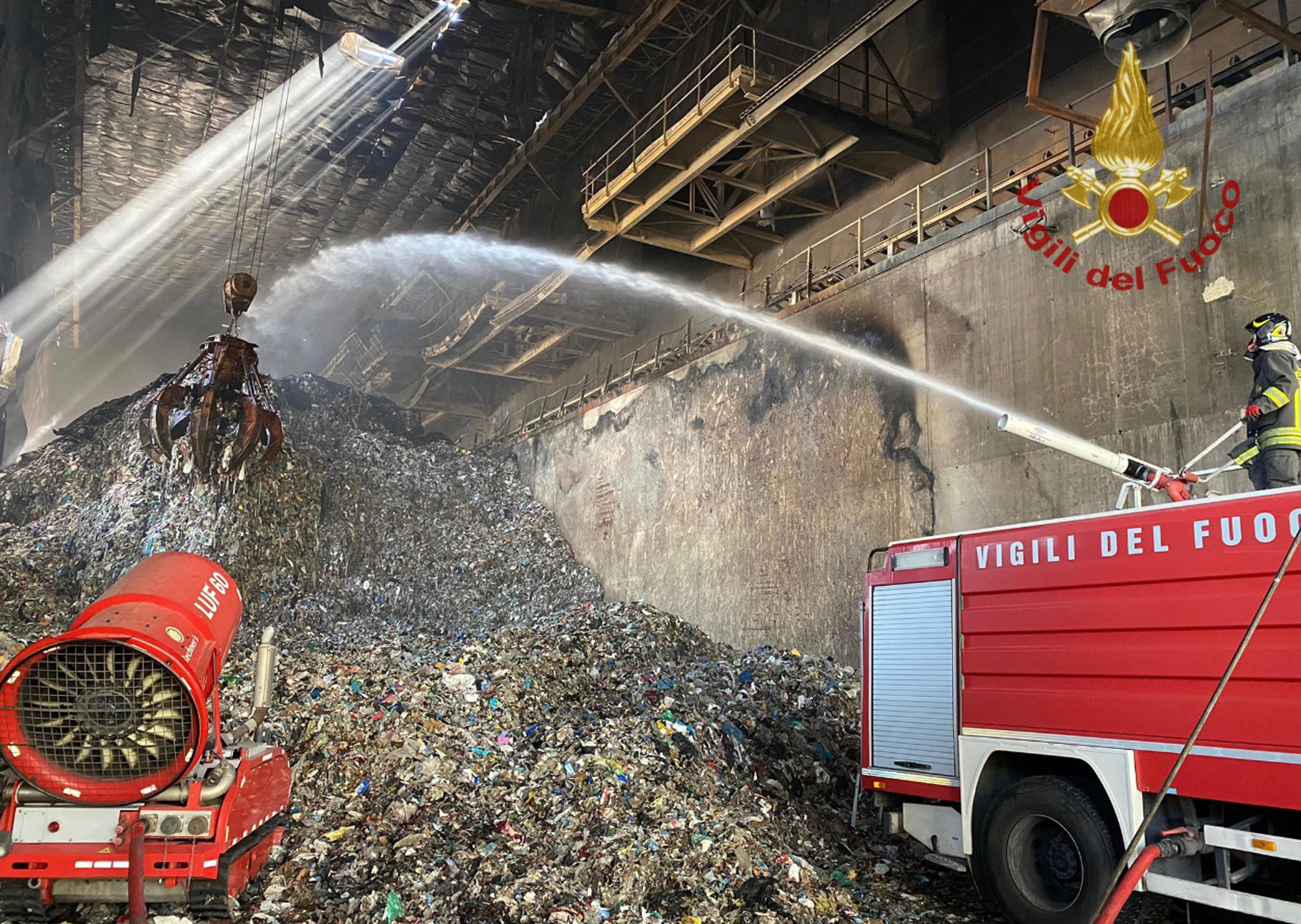 TWITTER/ VIGILI DEL FUOCO