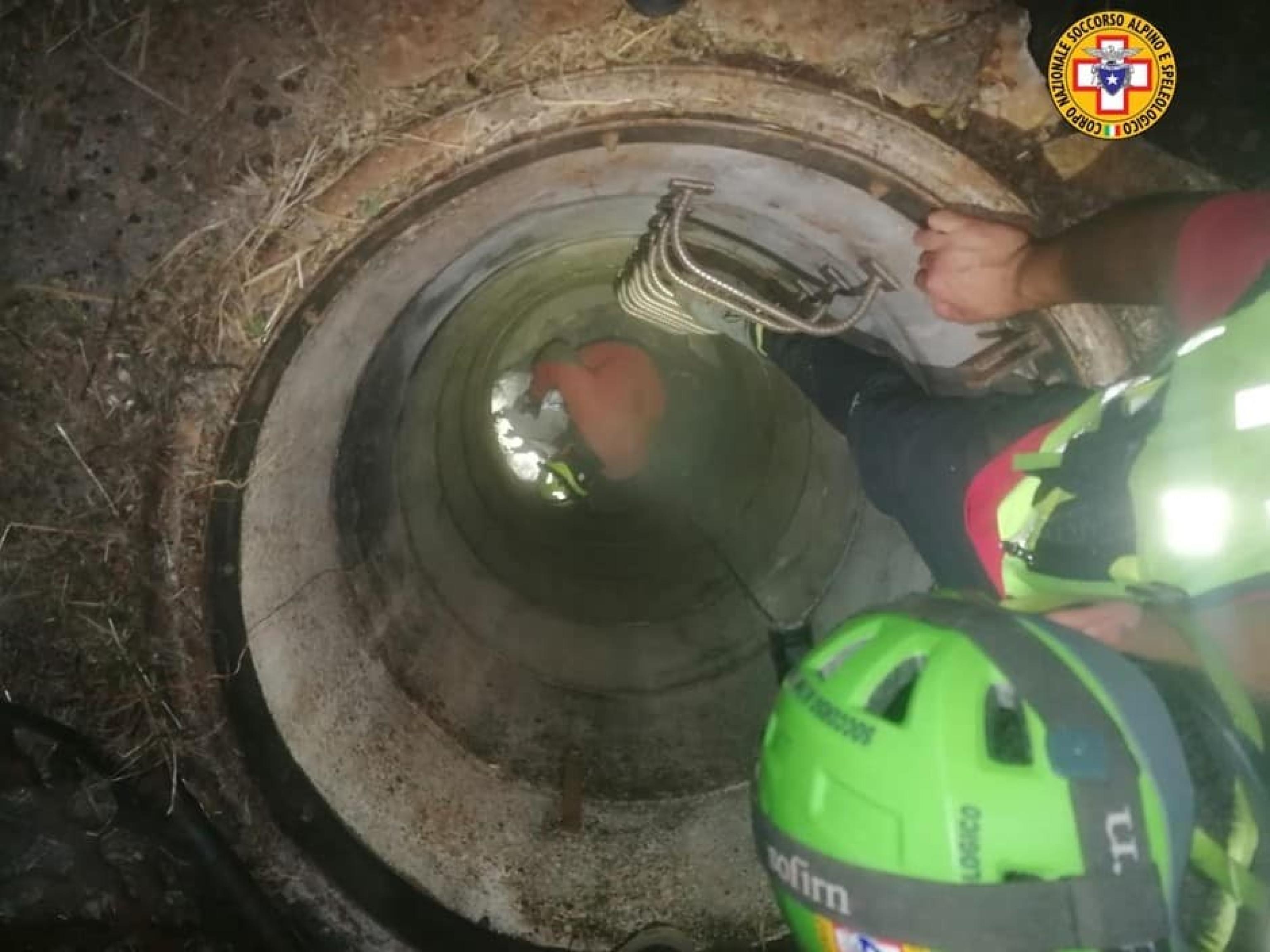 speleologa ANSA/Soccorso Alpino e Speleologico