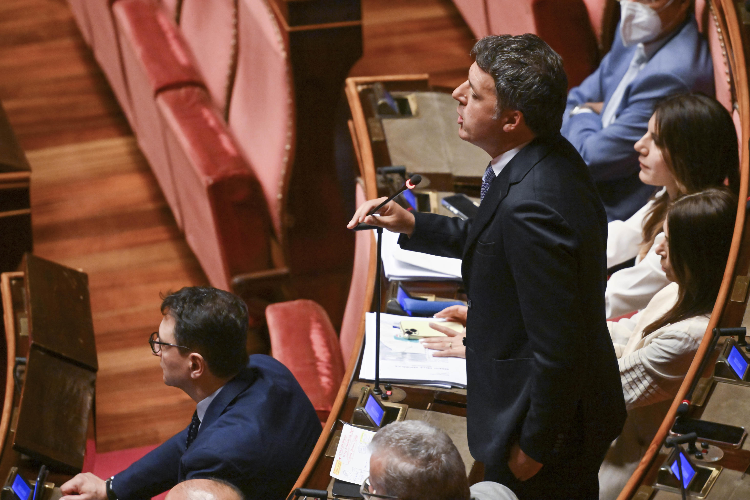 renzi ANSA/MAURIZIO BRAMBATTI