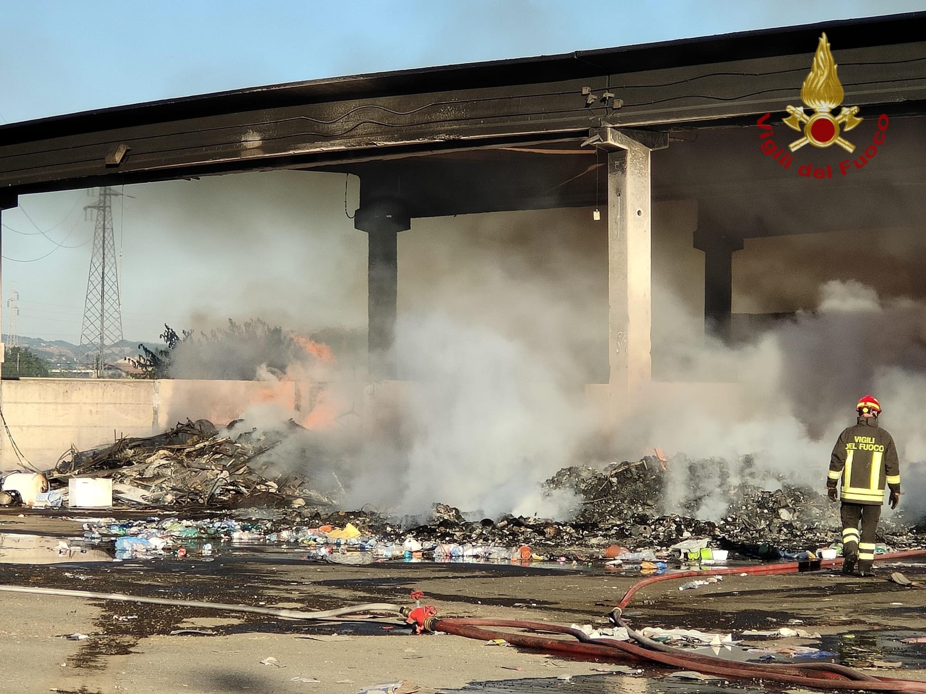 incendio voghera