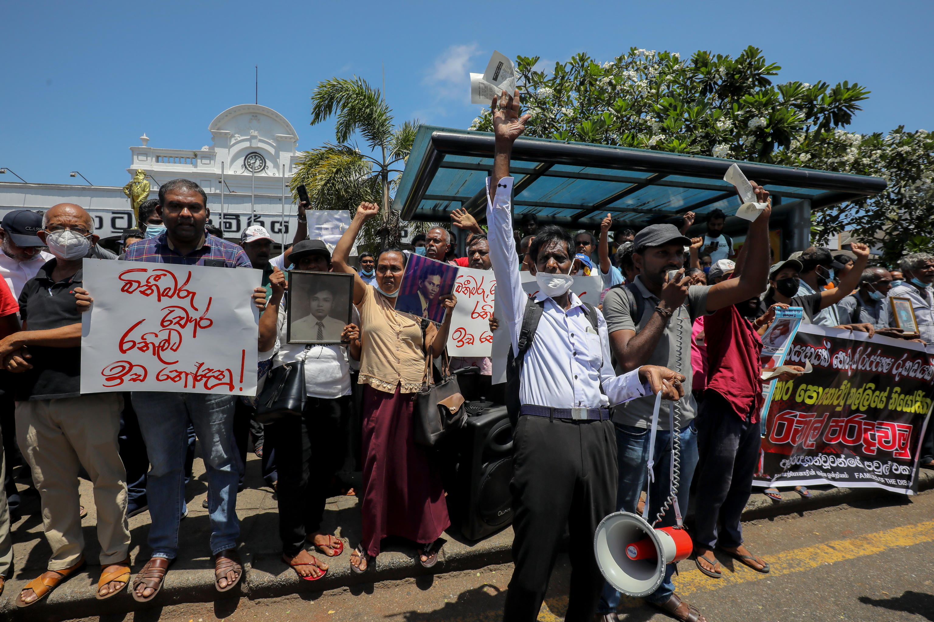 EPA/CHAMILA KARUNARATHNE