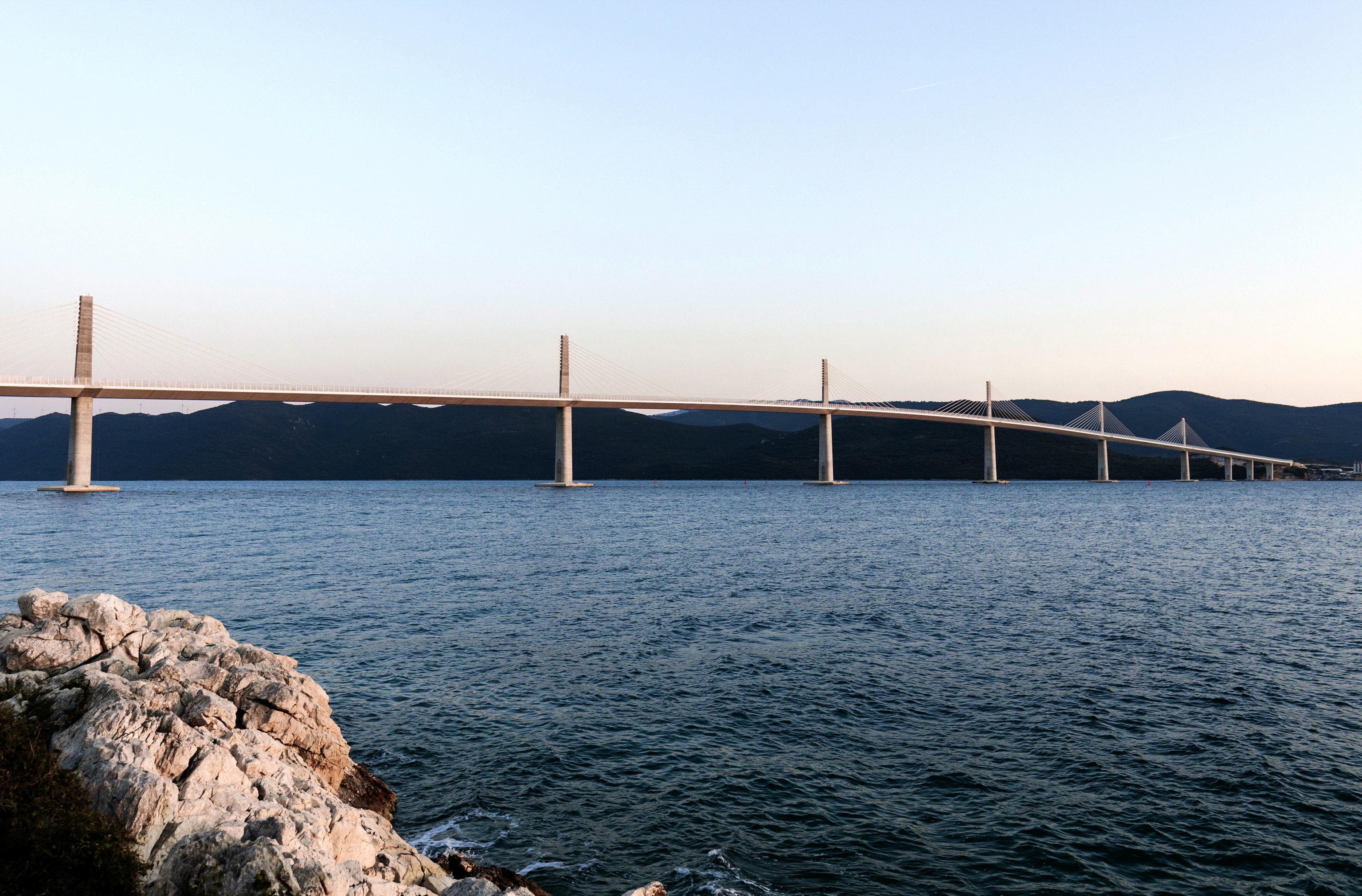 PONTE DI peljesac