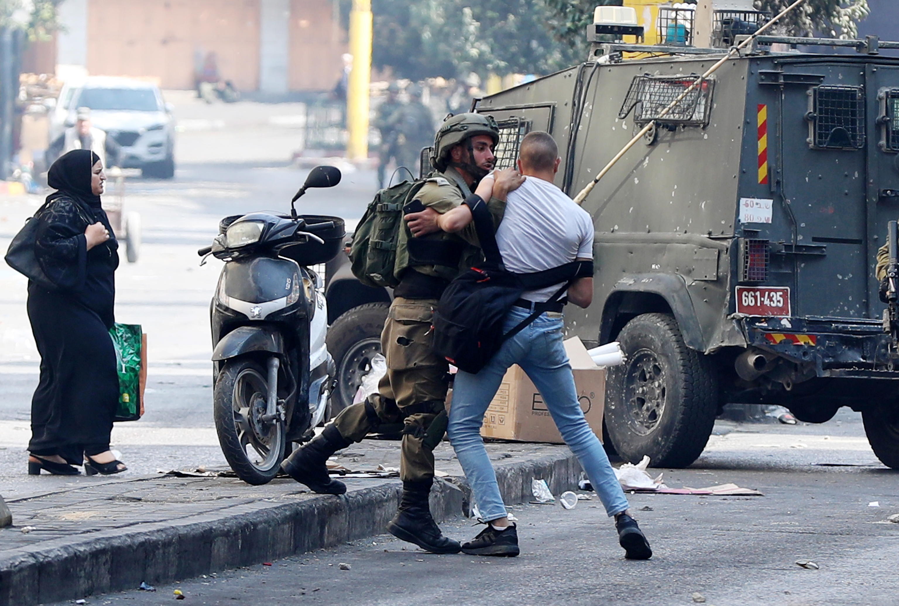 Scontri palestinesi sionisti a Hebron