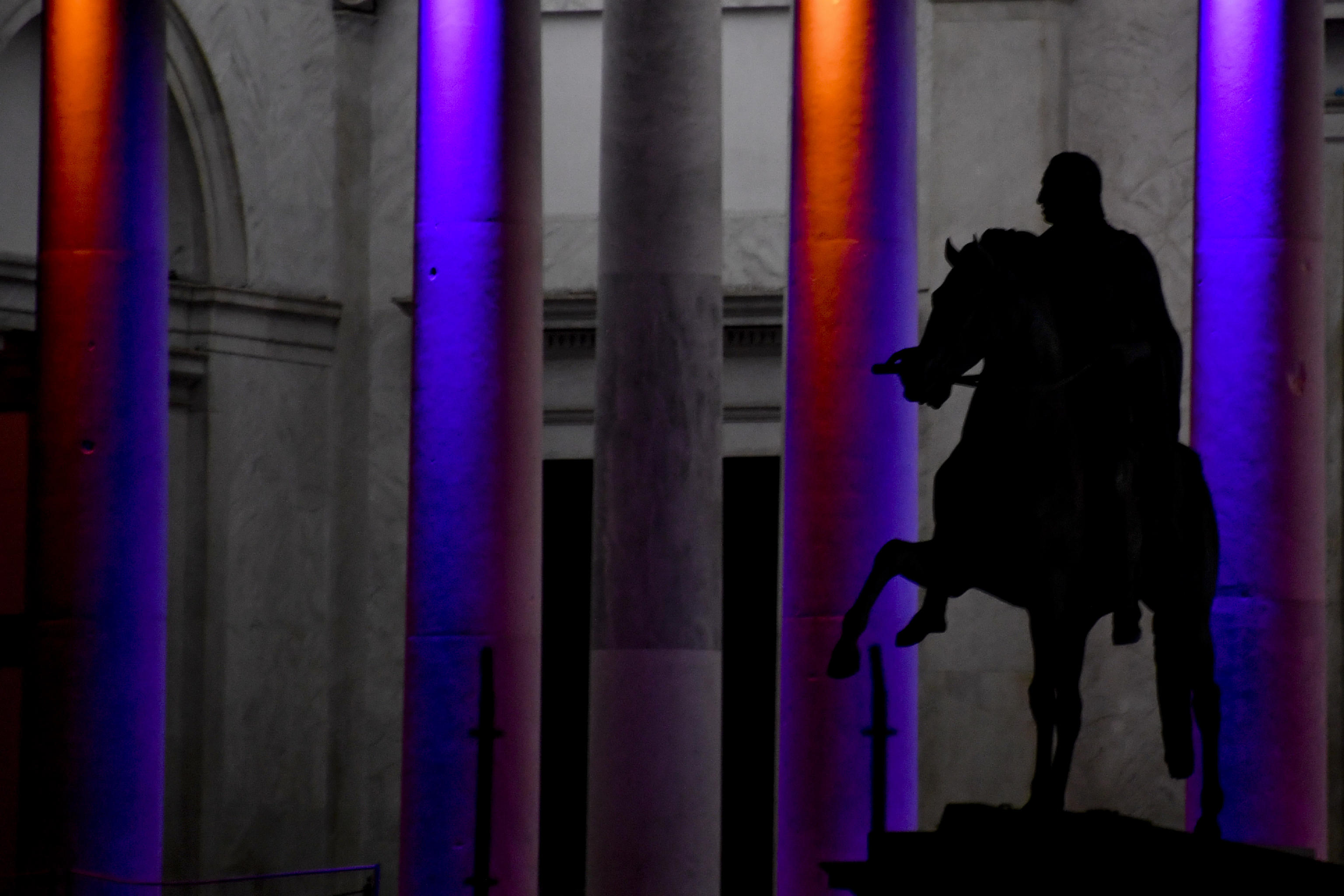 monumento viola napoli