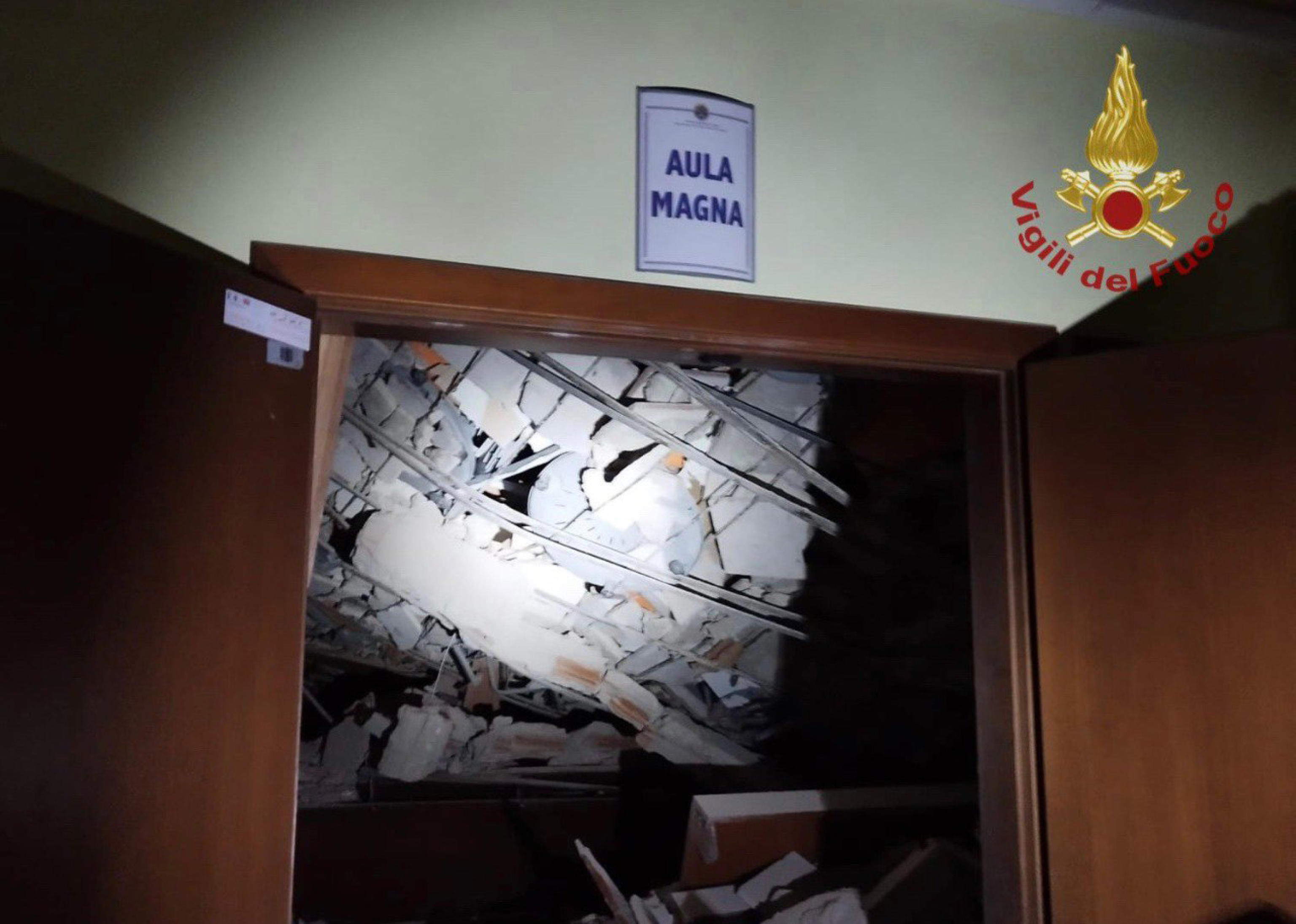 ANSA/VIGILI DEL FUOCO