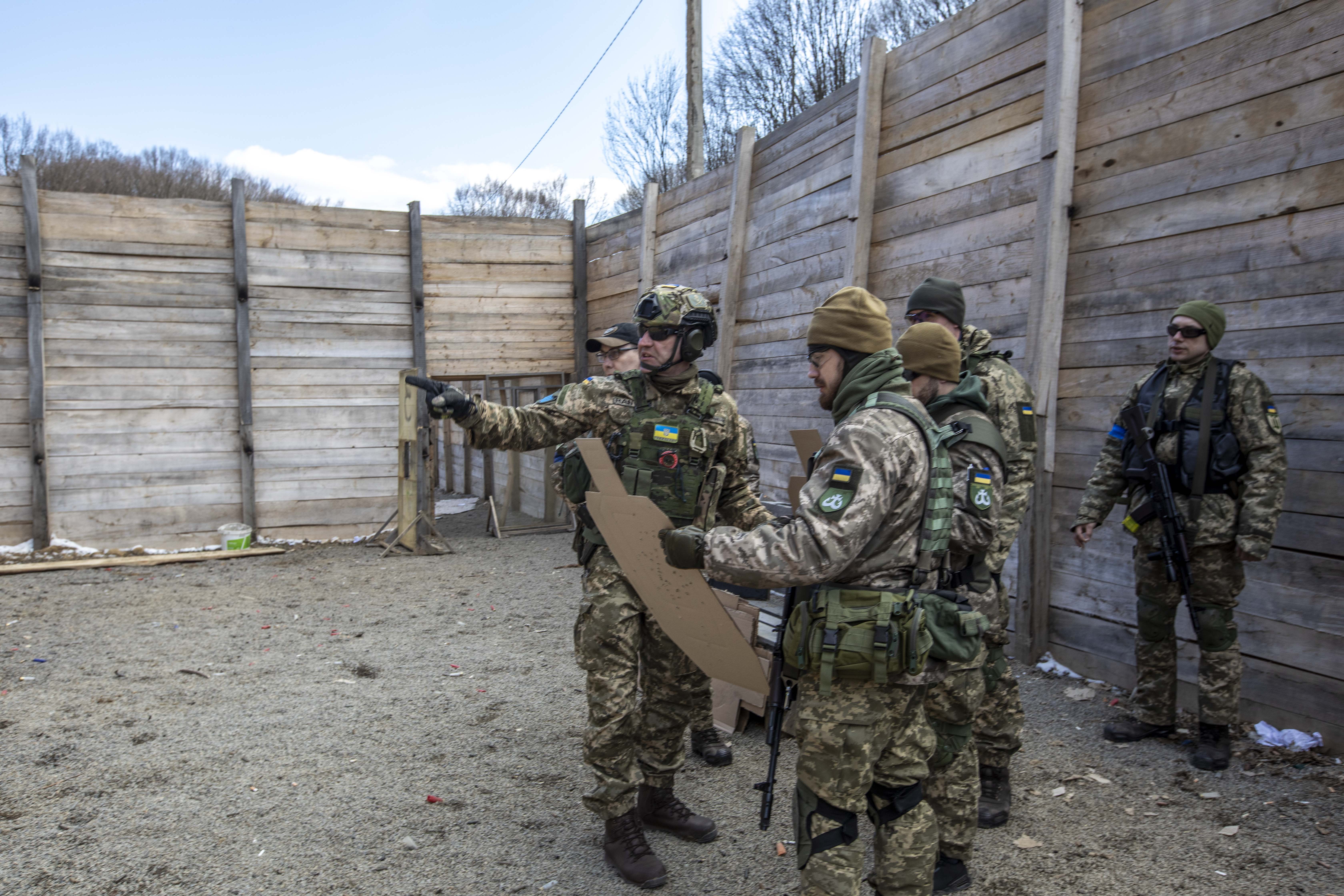 MILITARI UCRAINA