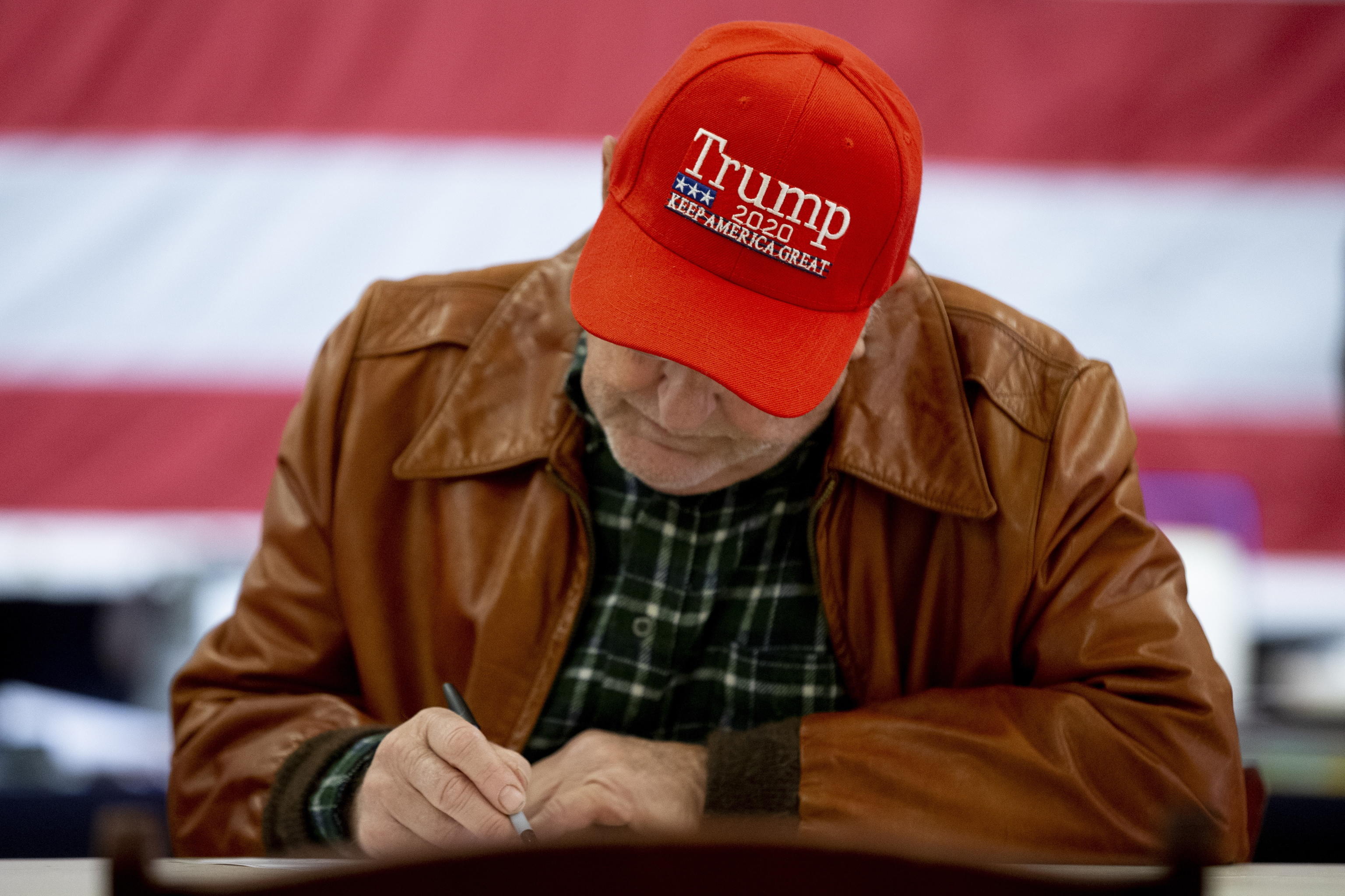 EPA/MICHAEL REYNOLDS