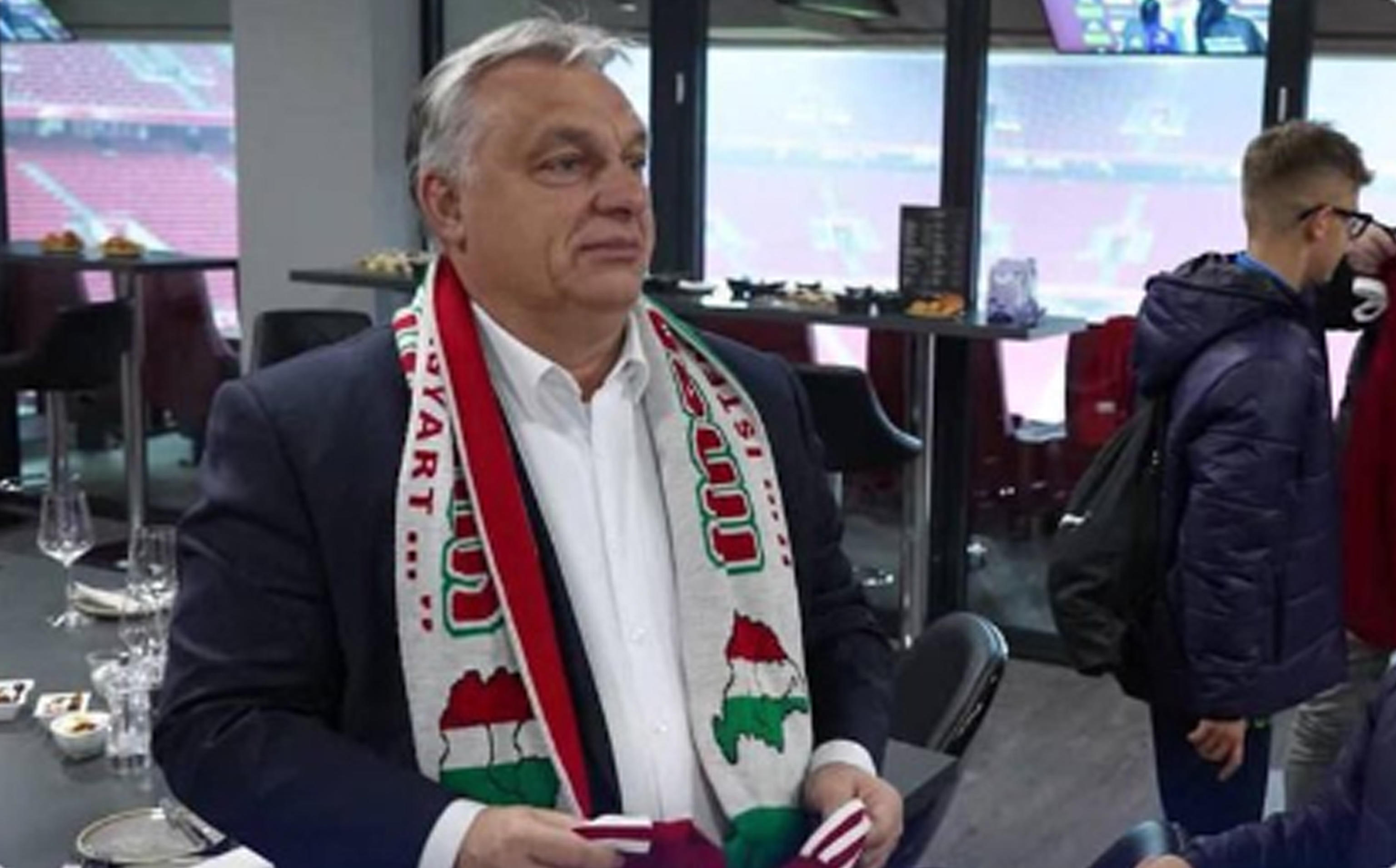 orban sciarpa