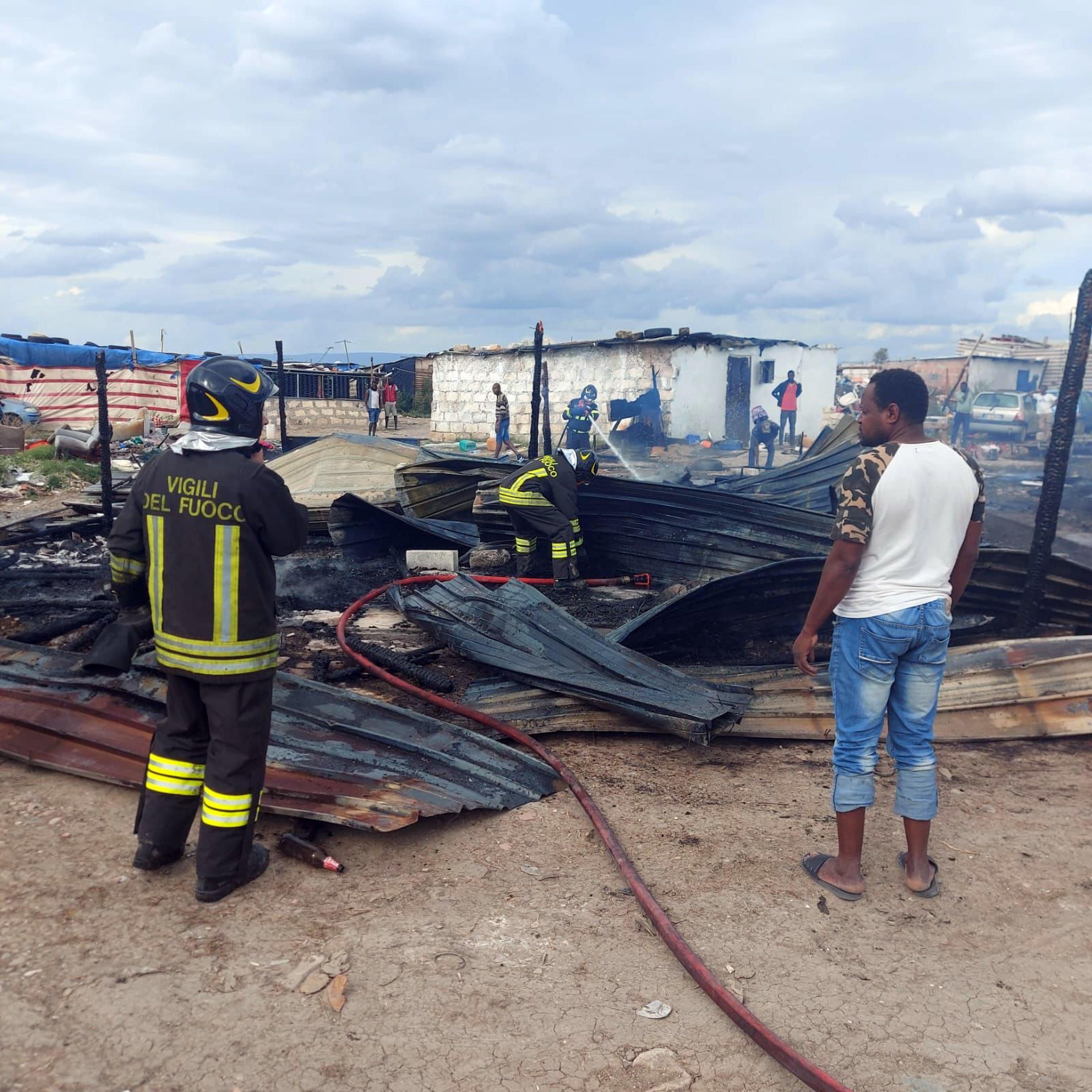 foggia borgo mezzanone ghetto incendio