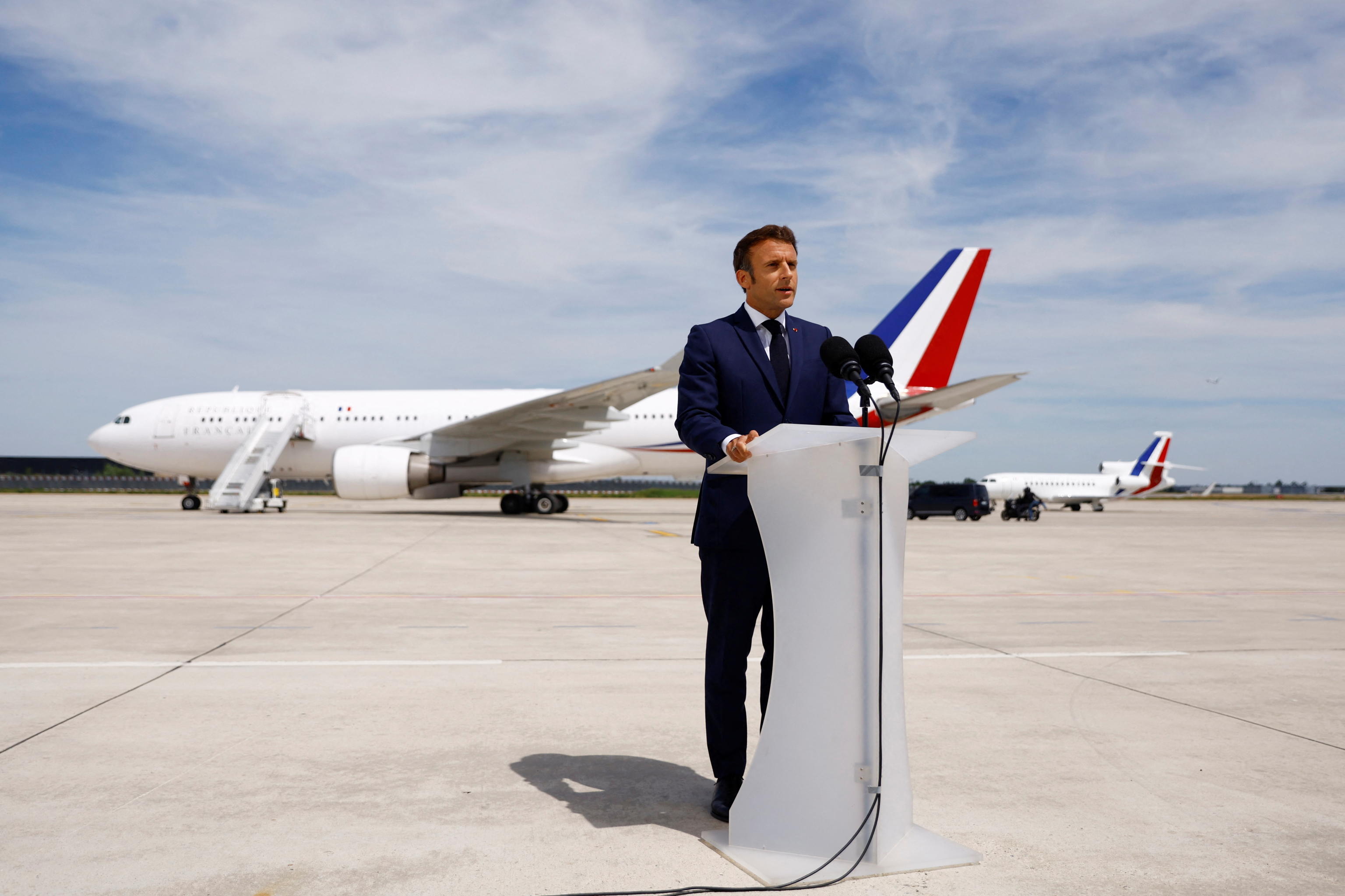 aeroporto francia parigi macron