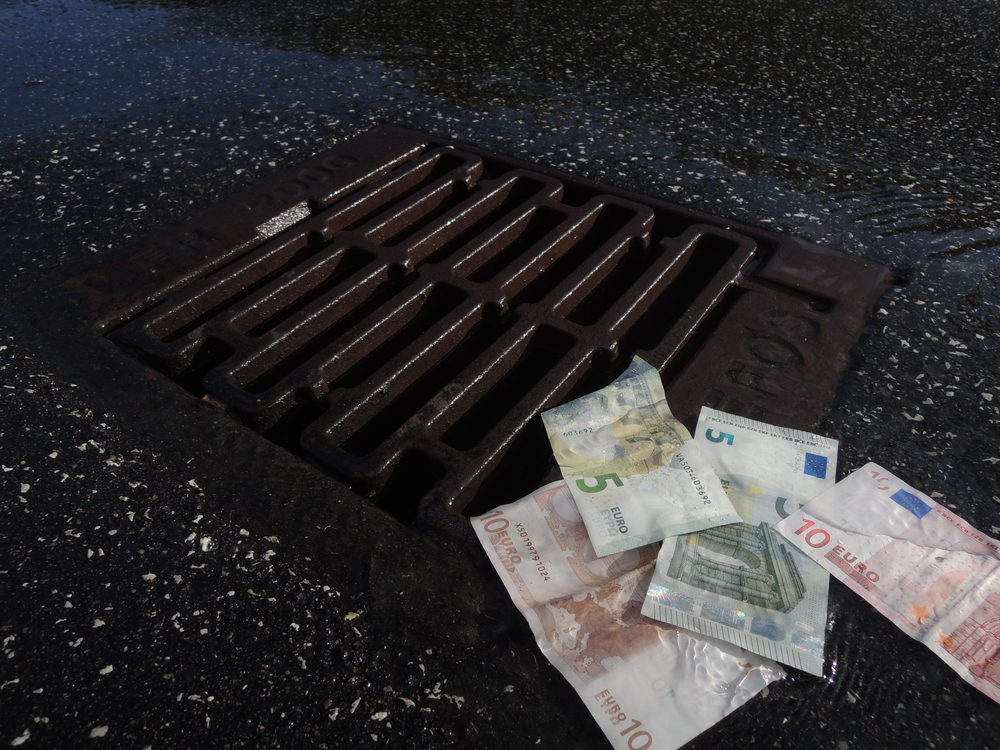 BANCONOTE FOGNE TOMBINO SOLDI