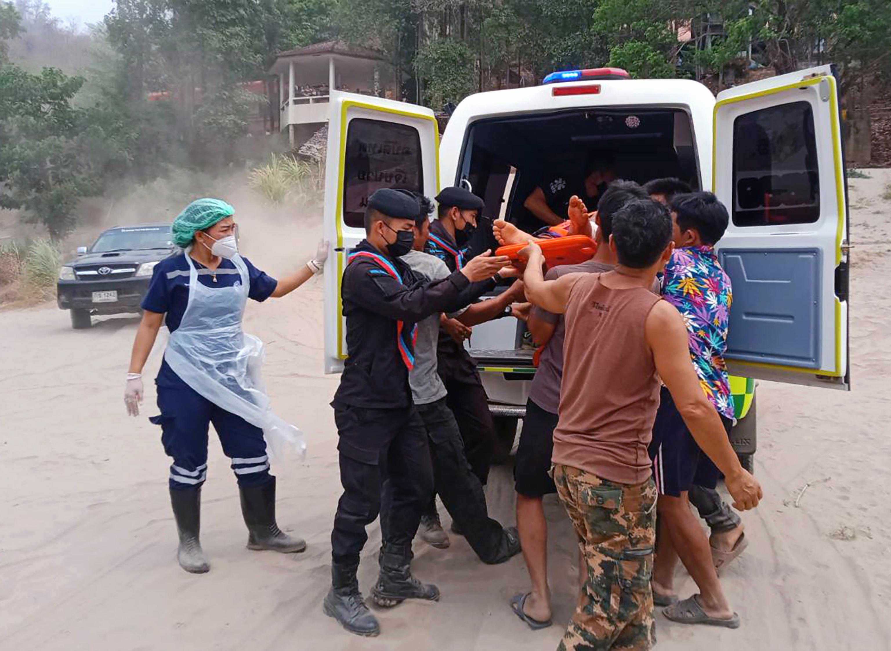 incidente minivan thailandia