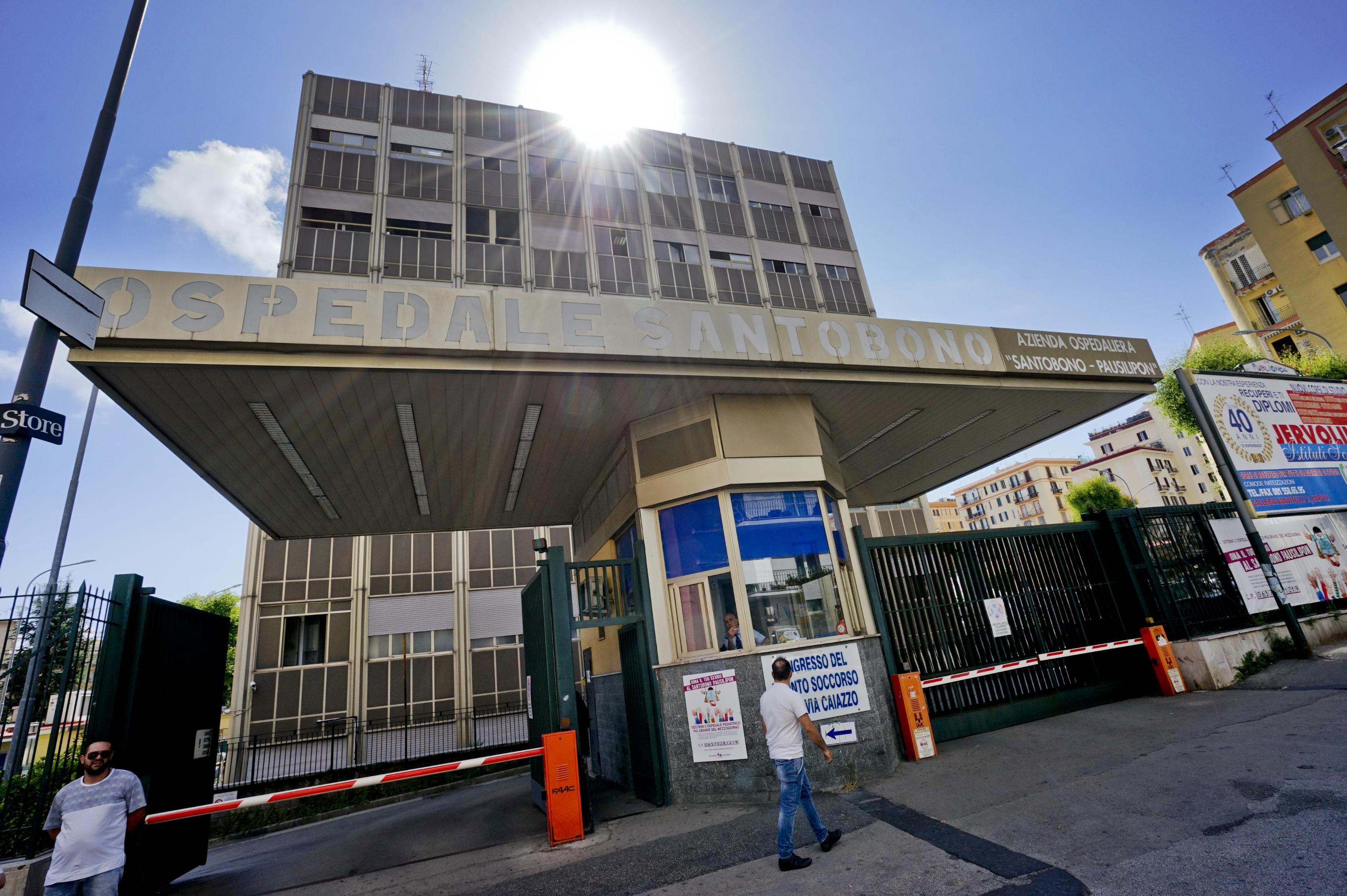 bambina ospedale santobono napoli