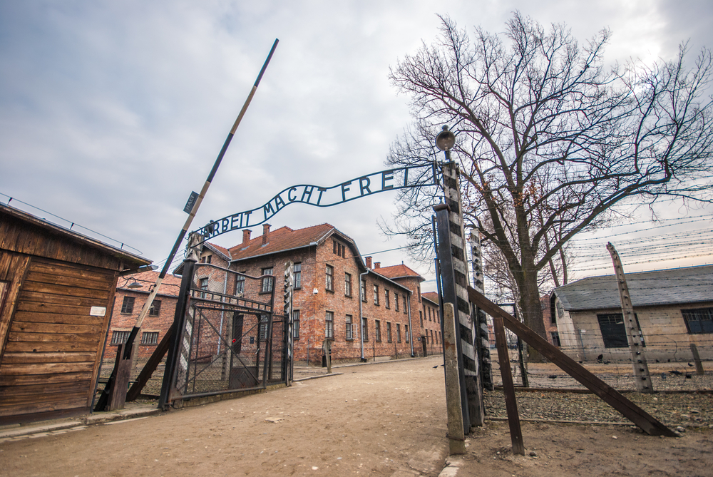 AUSCHWITZ