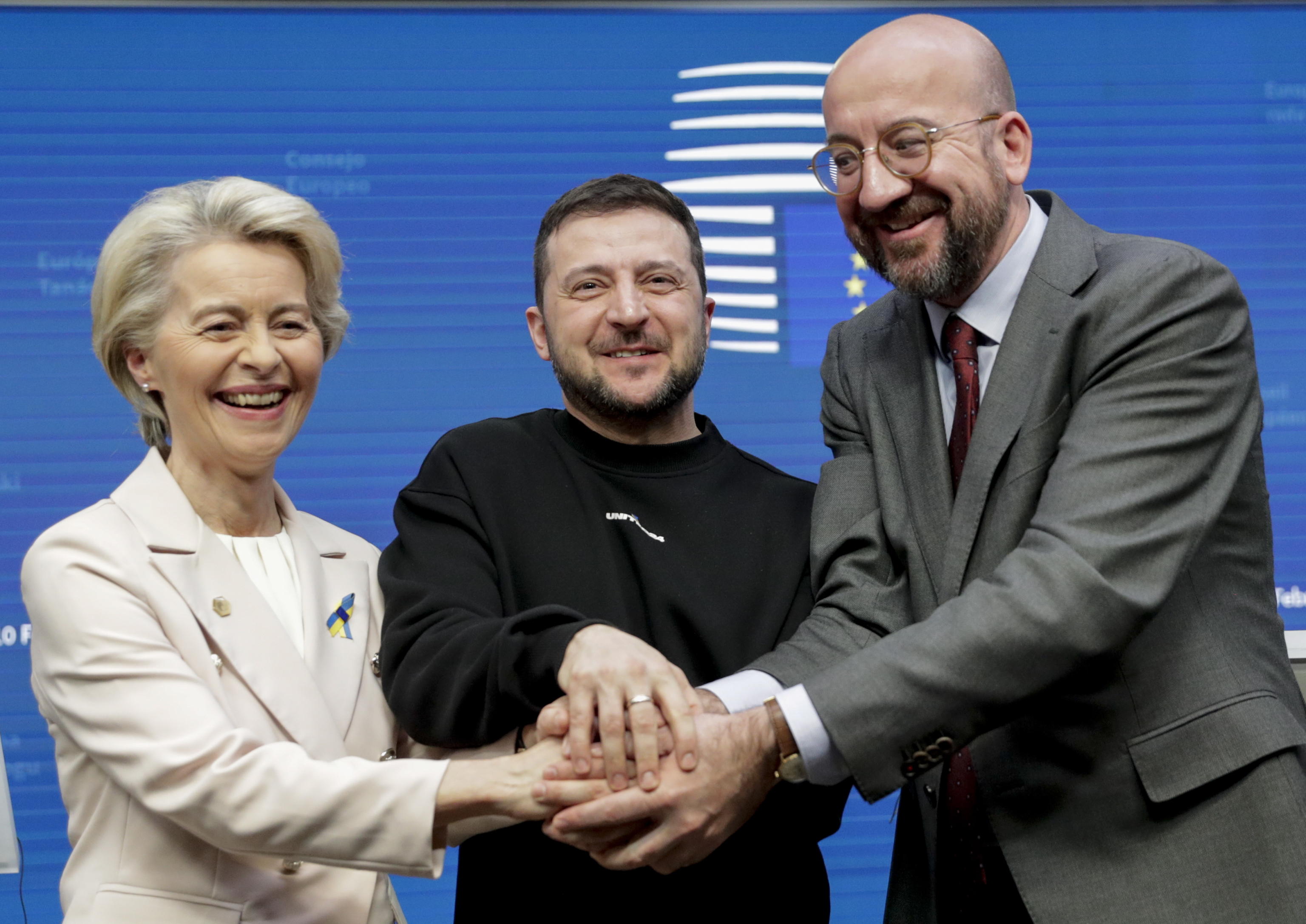 EPA/OLIVIER HOSLET
