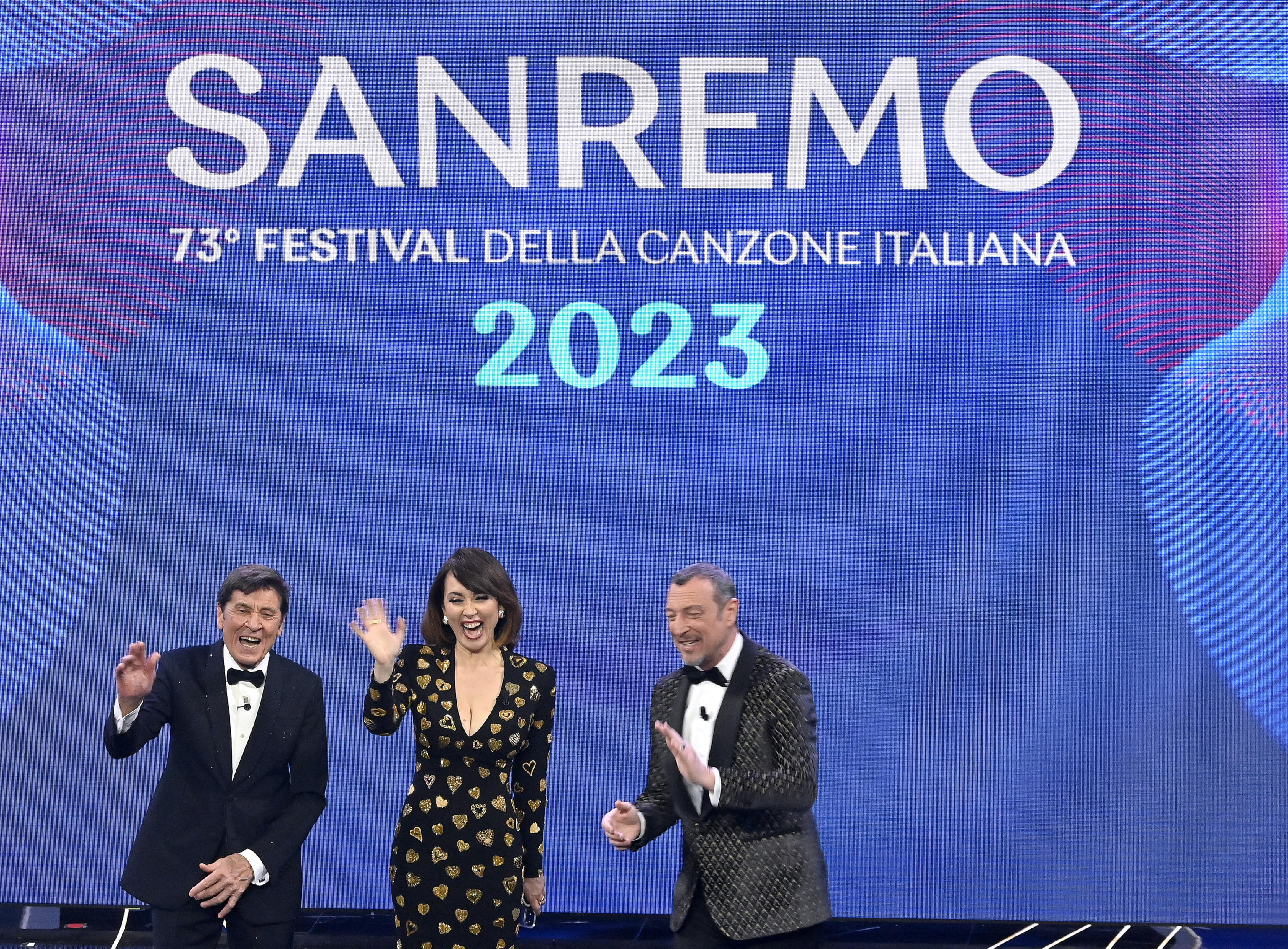 serata cover sanremo