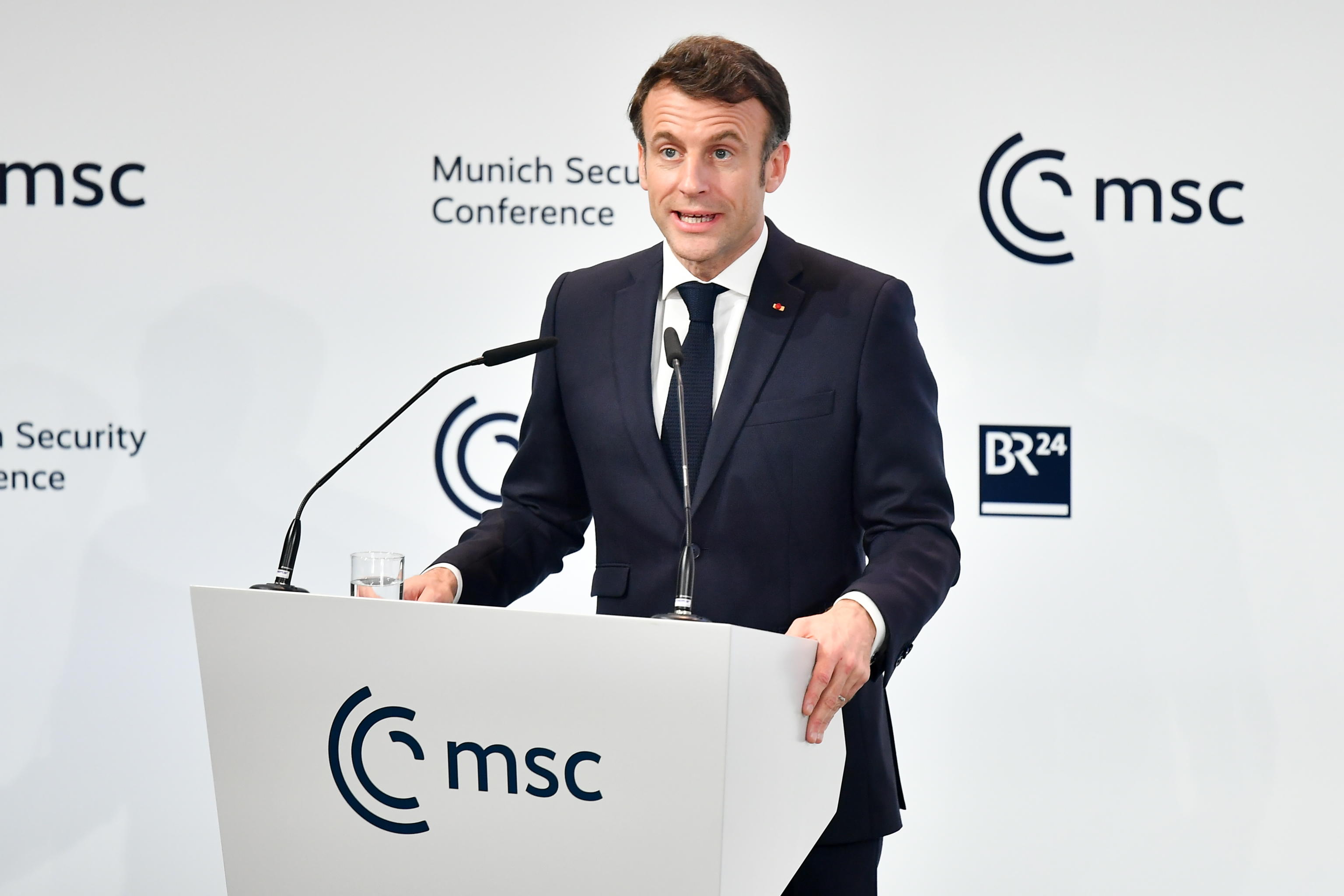 MACRON