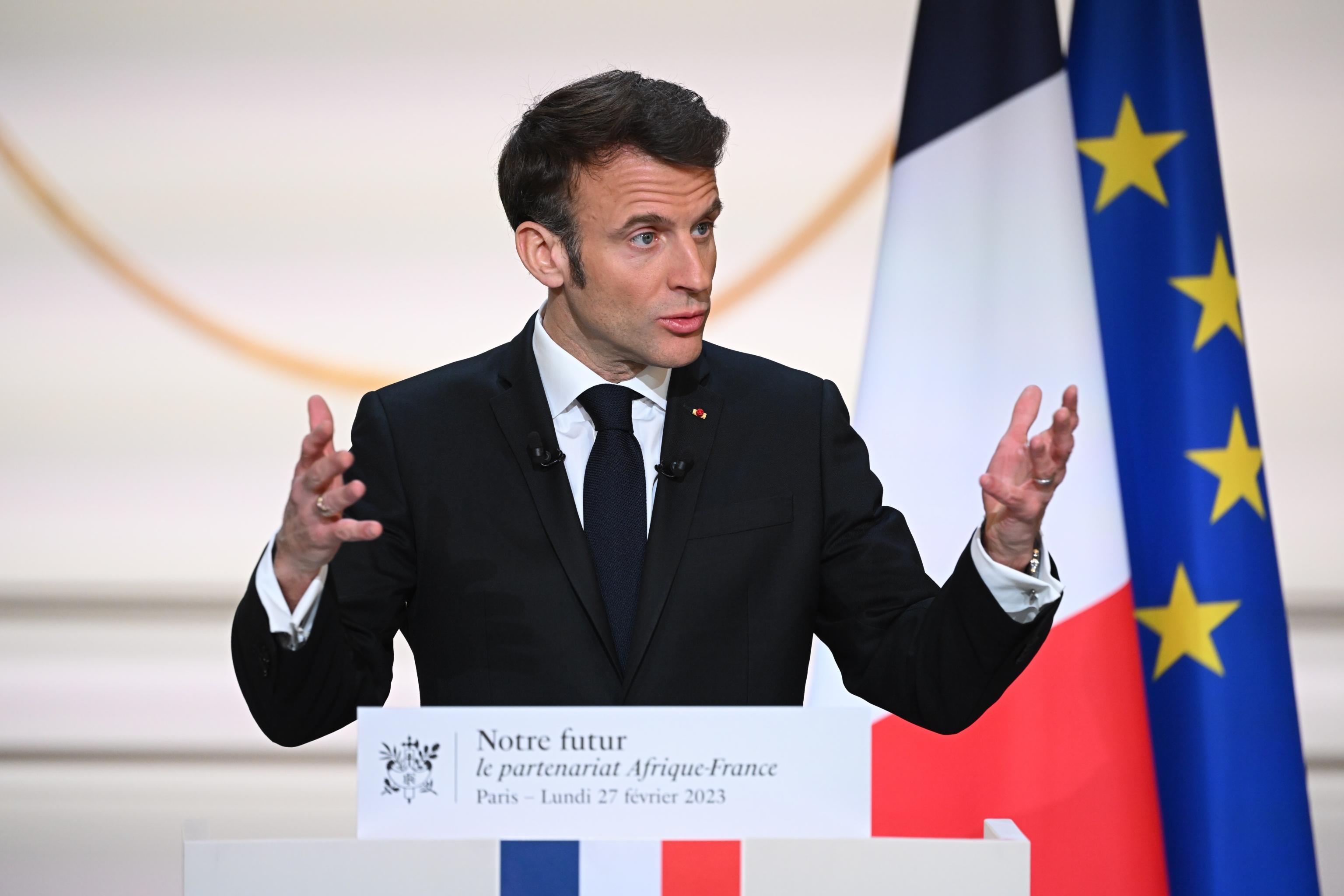 MACRON