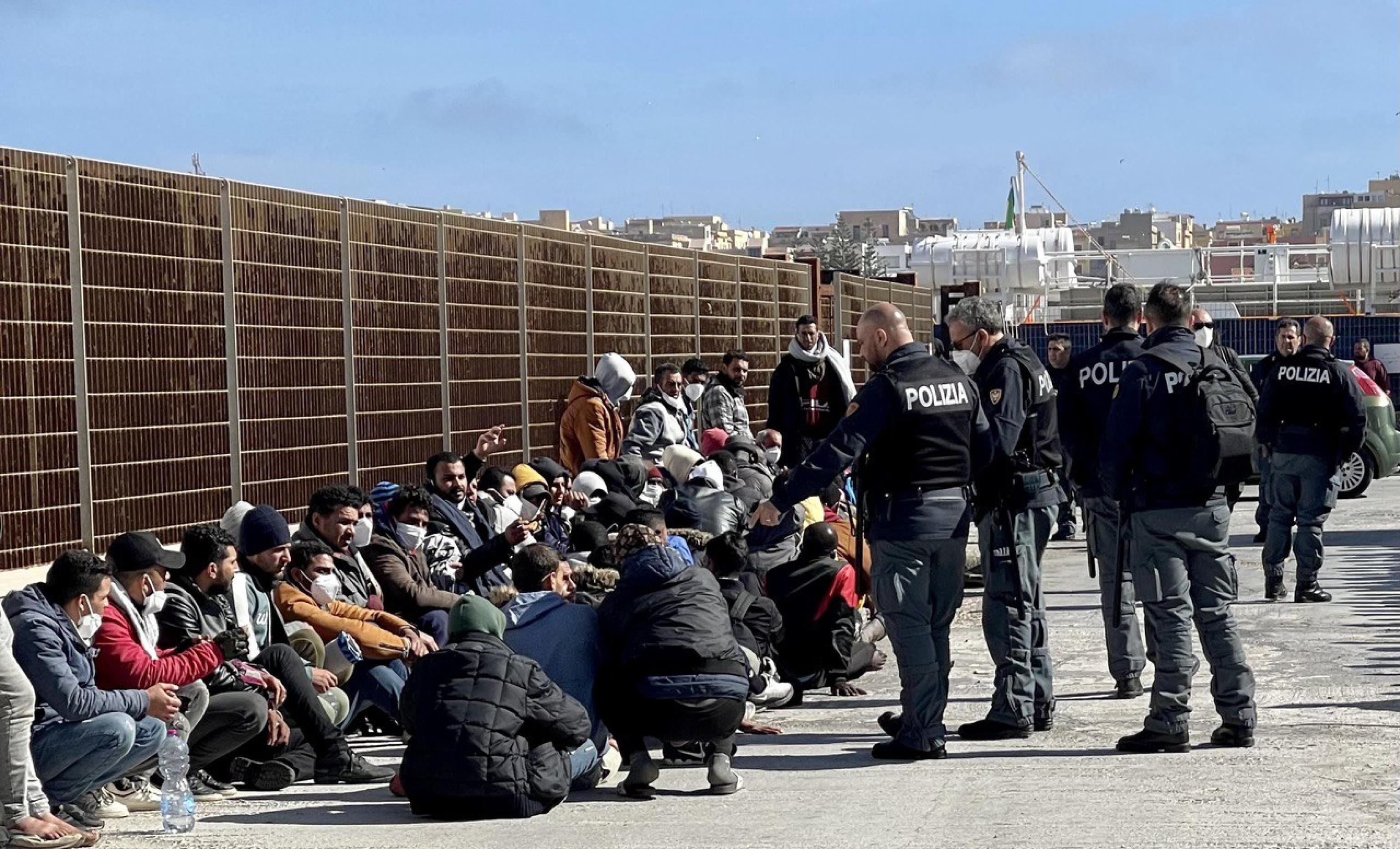 migranti lampedusa