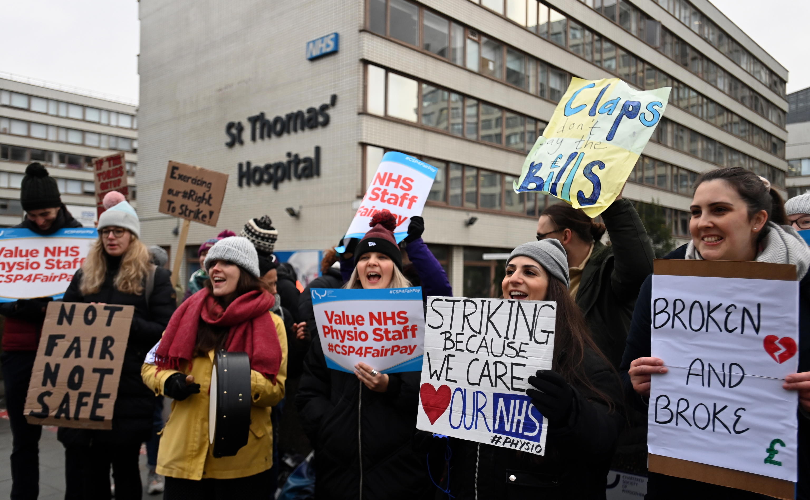 INFERMIERI UK PROTESTE SCIOPERO