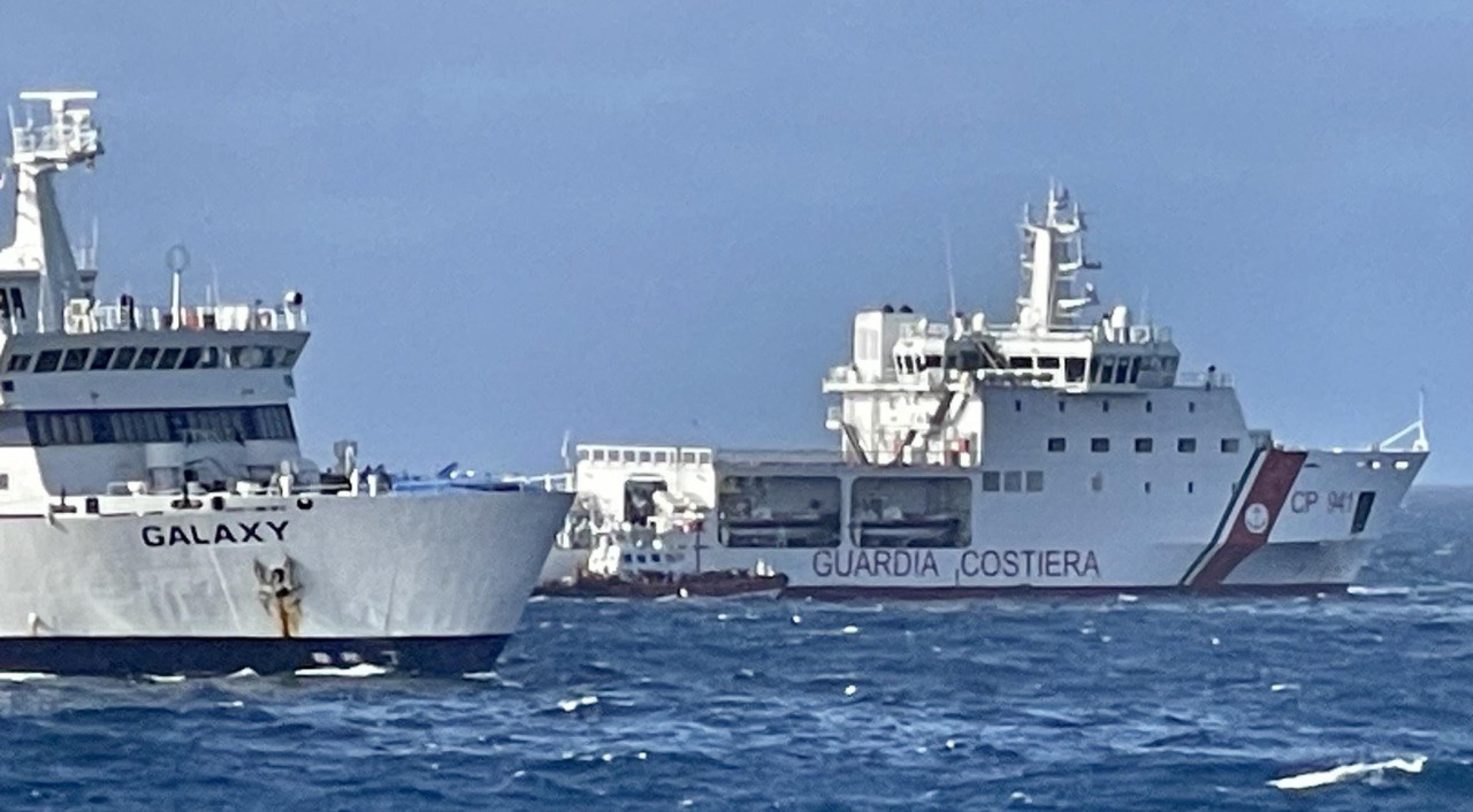 MIGRANTI MARE GUARDIA COSTIERA NAVE