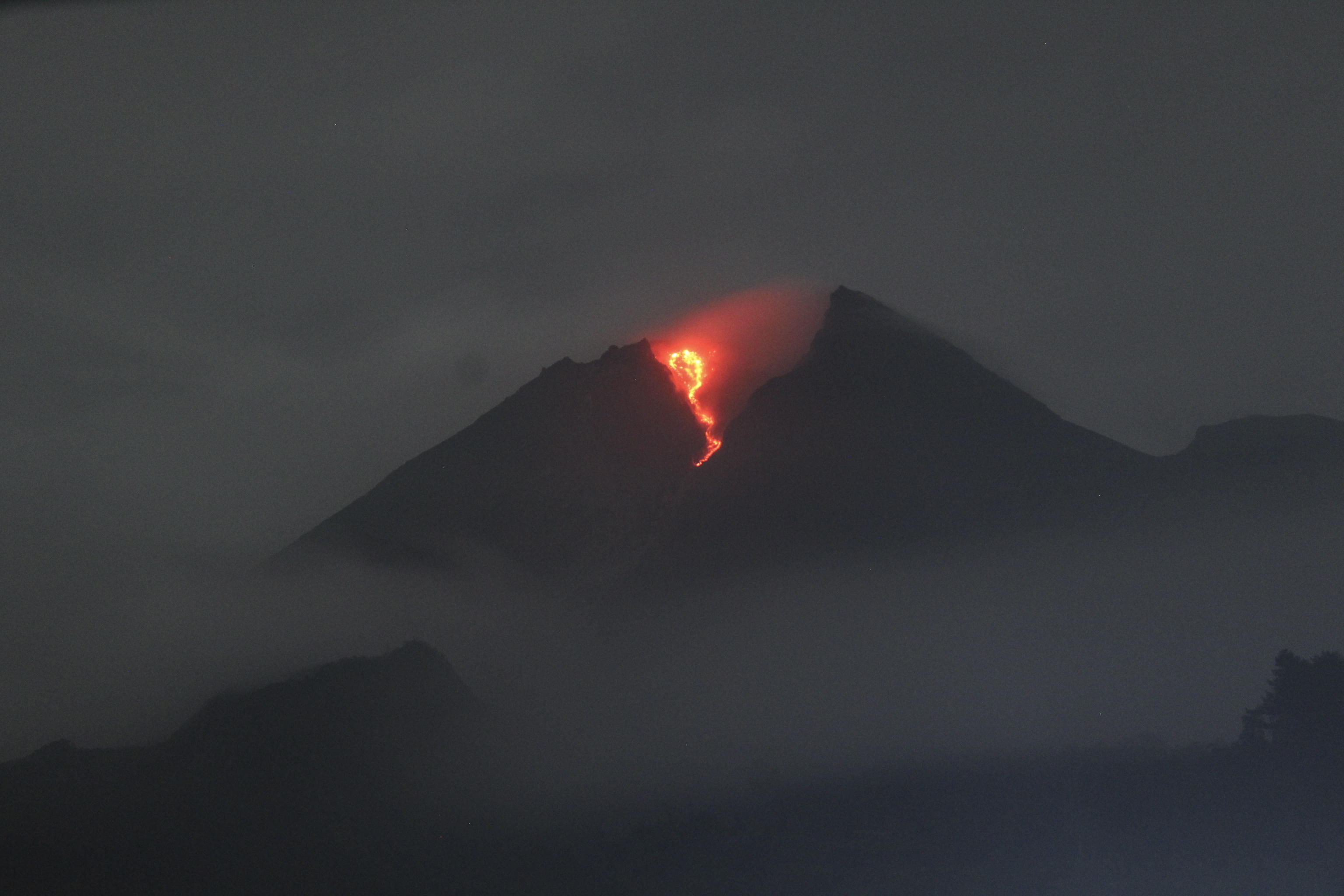 Monte merapi eruzione