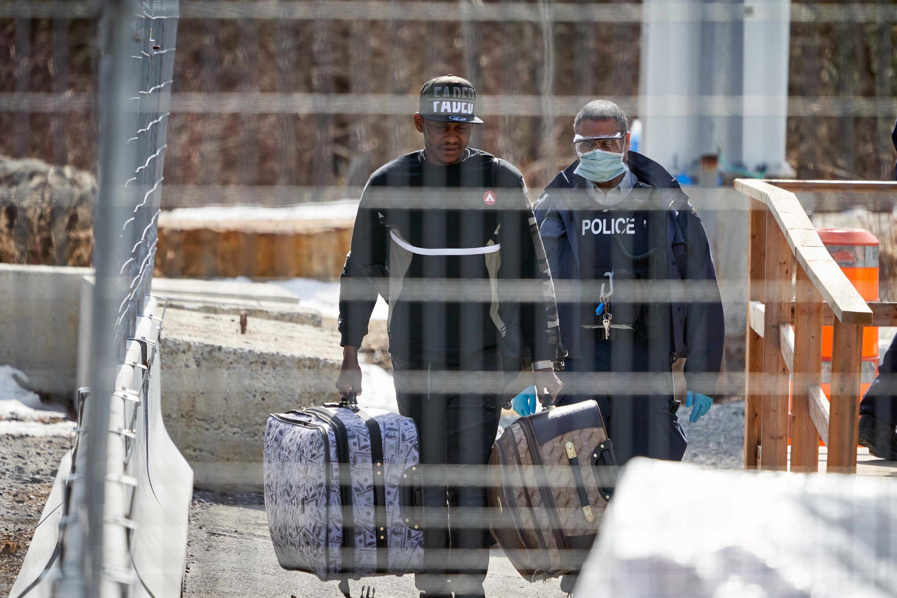 migranti canada