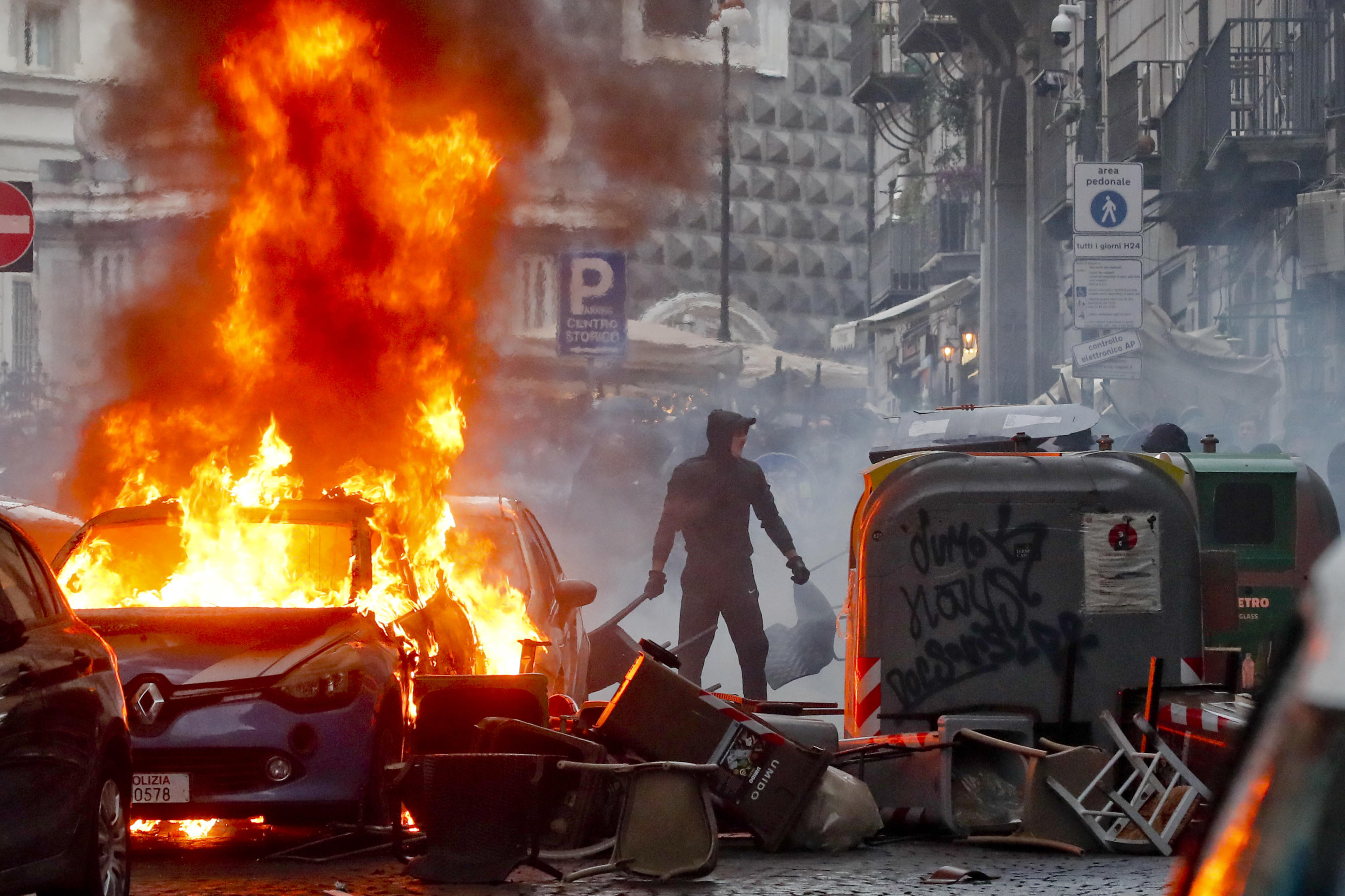 SCONTRI NAPOLI TIFOSI