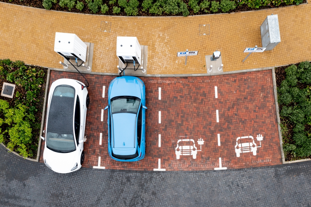 COLONNINE RICARICA AUTO VERDI ELETTRICO