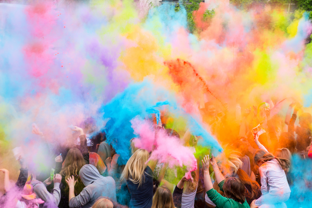 HOLI FESTA DEI COLORI