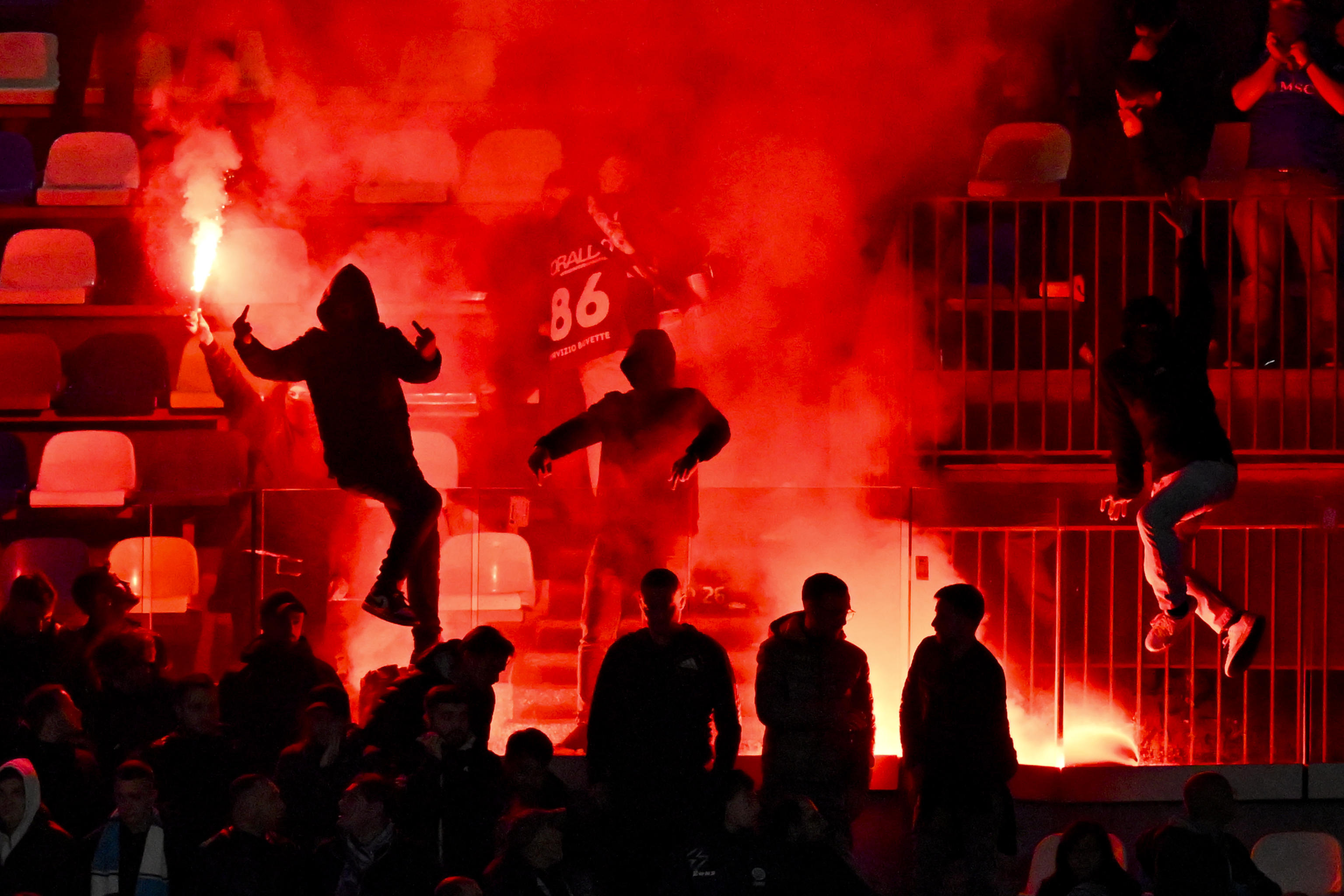 NAPOLI MILAN SCONTRI TIFOSI