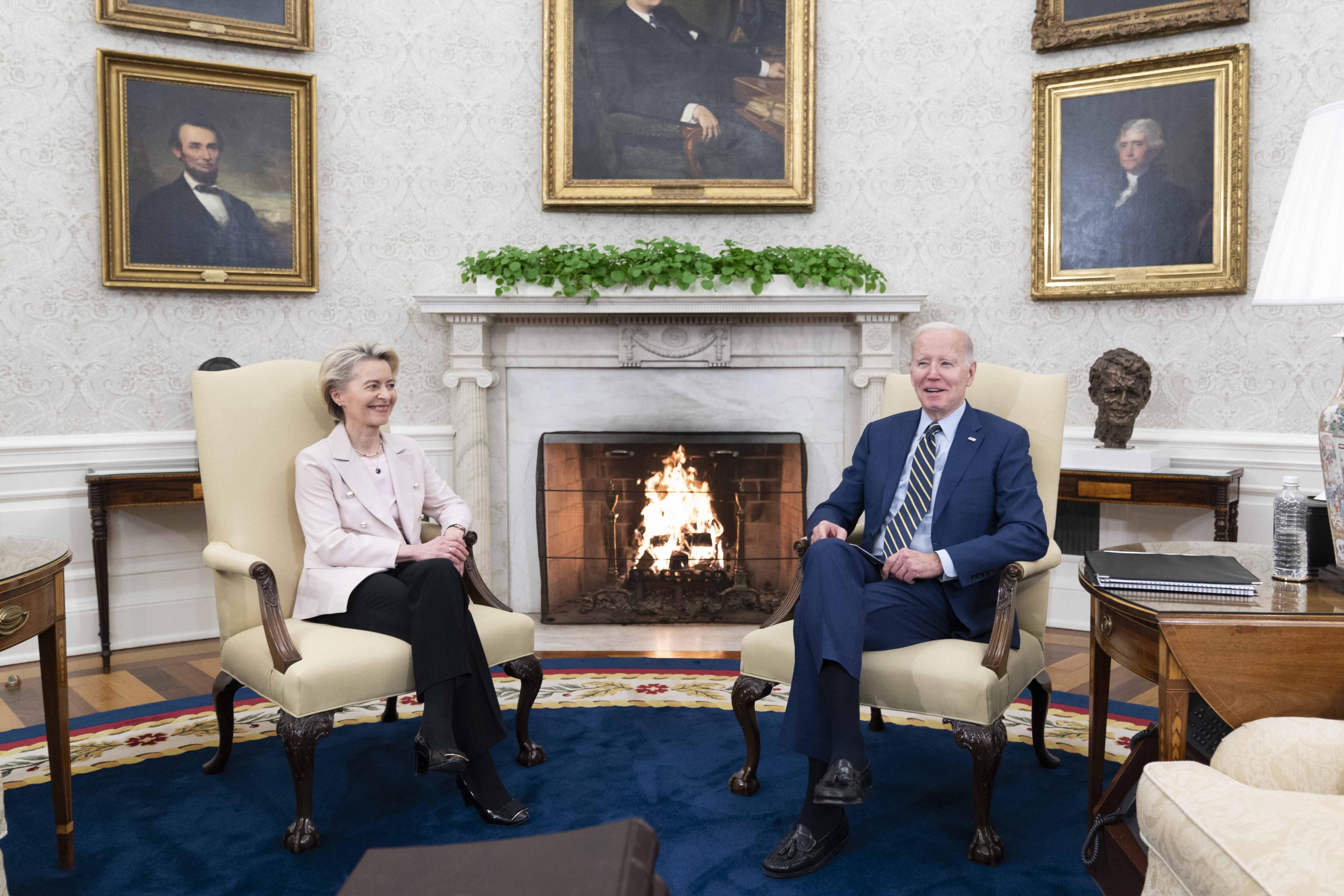 BIDEN VON DER LEYEN