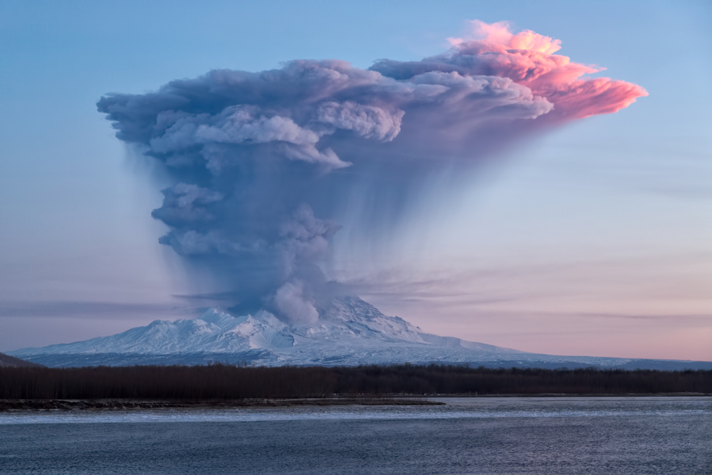 VULACNO SHIVELUCH KAMCHATKA