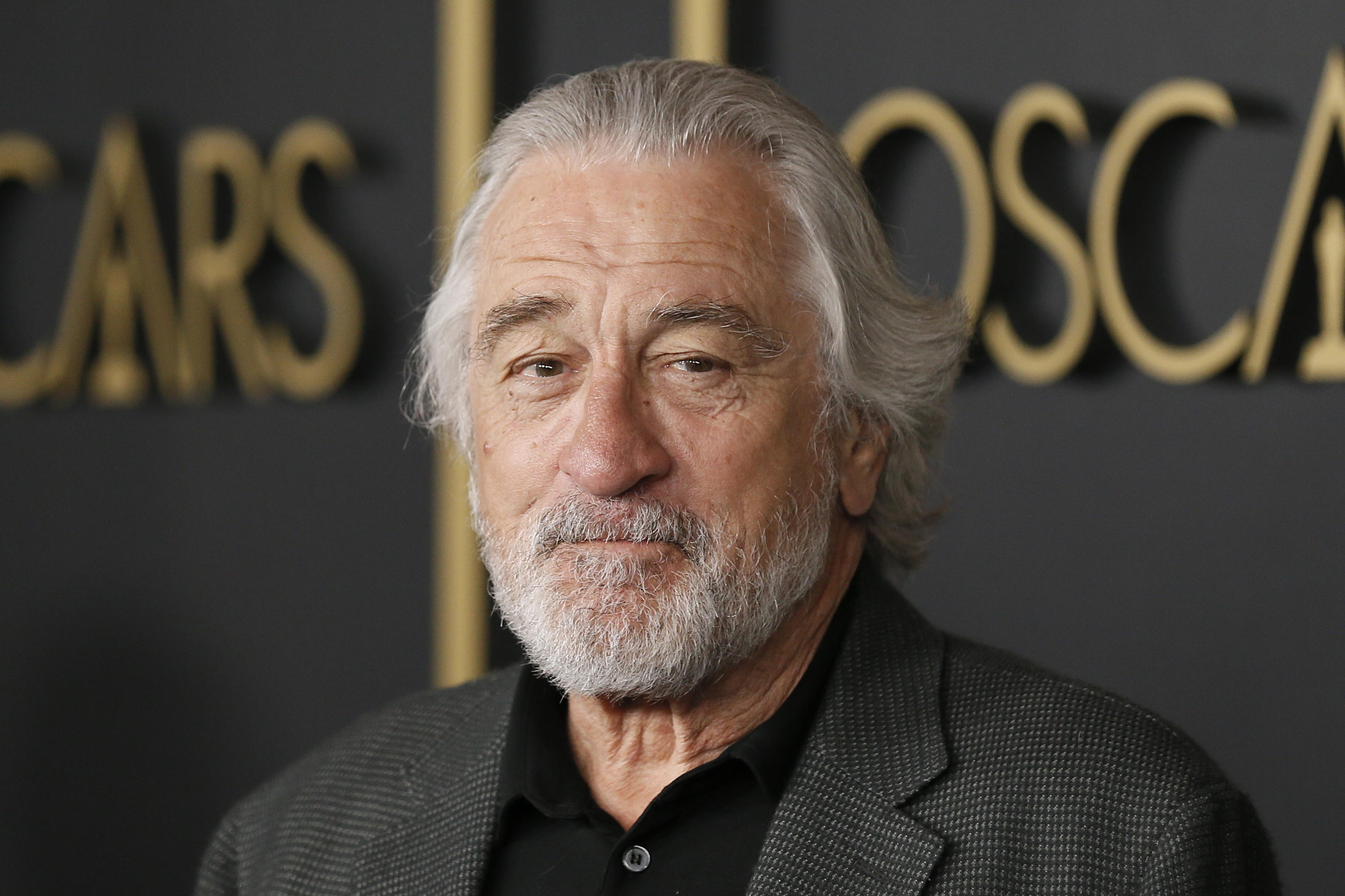 ROBERT DE NIRO