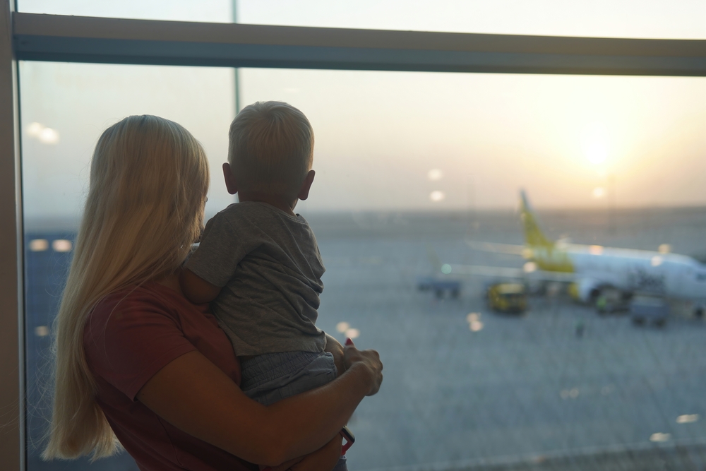 MADRE FIGLIO AEROPORTO