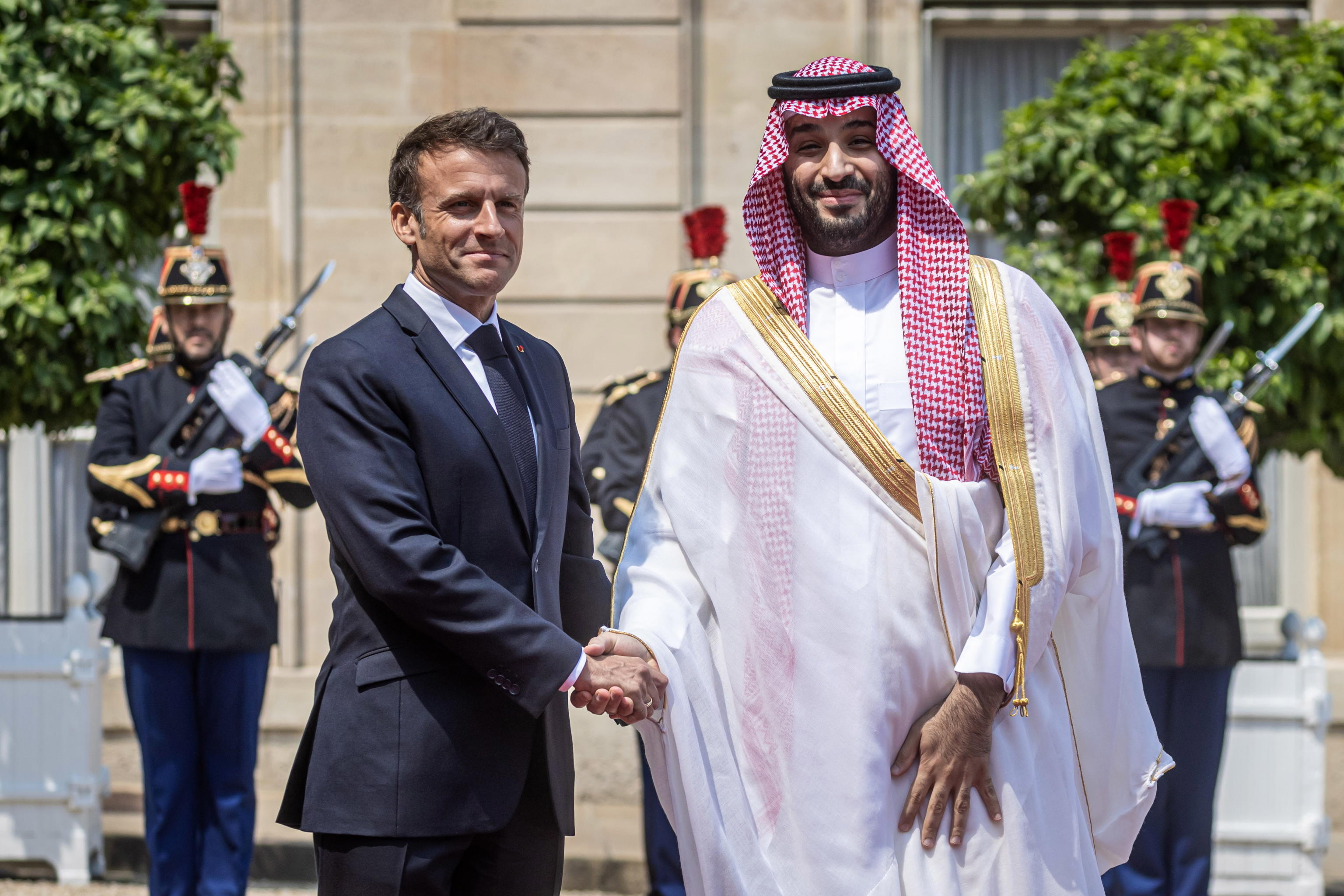 MACRON BIN SALMAN