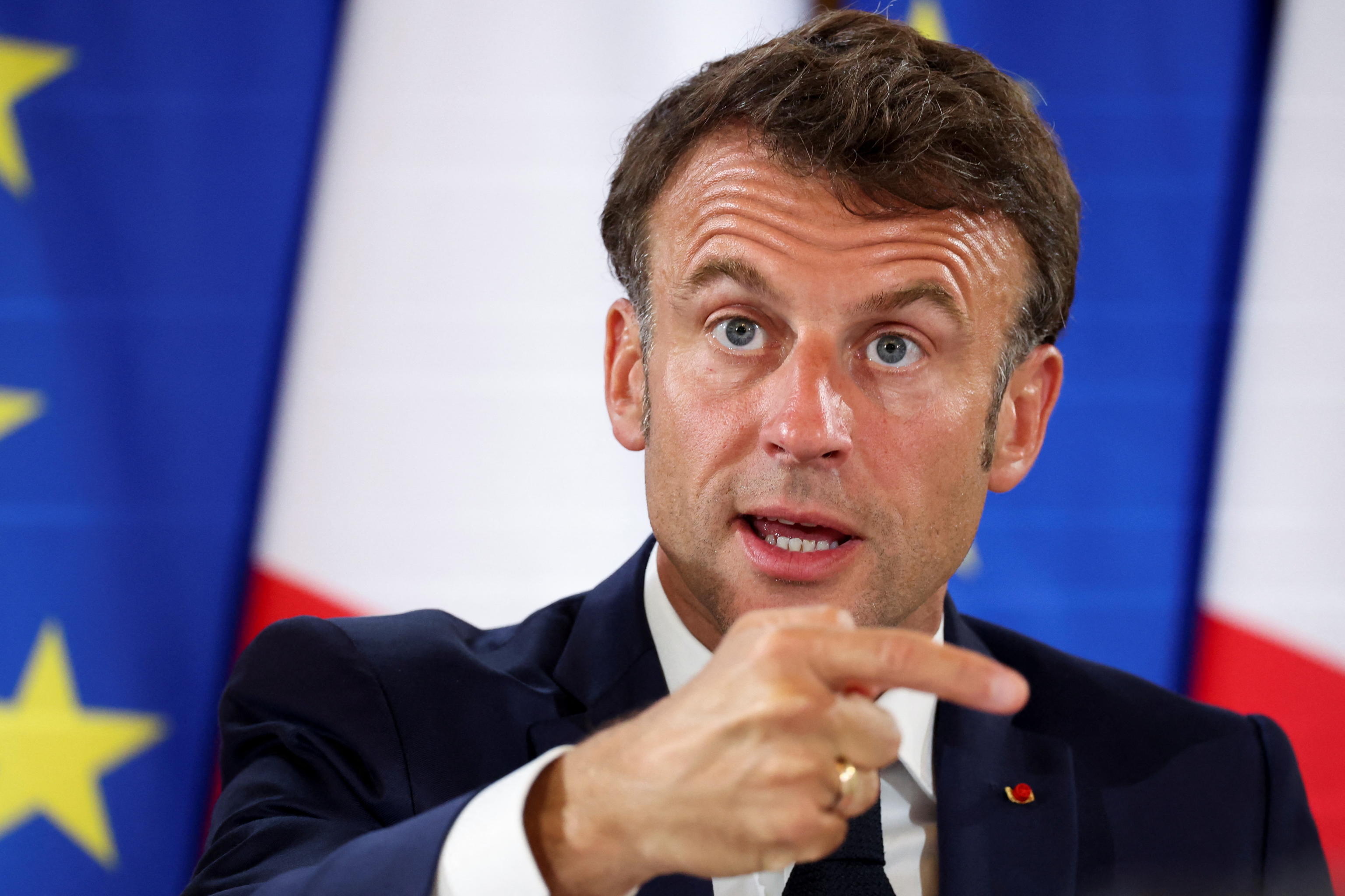 MACRON