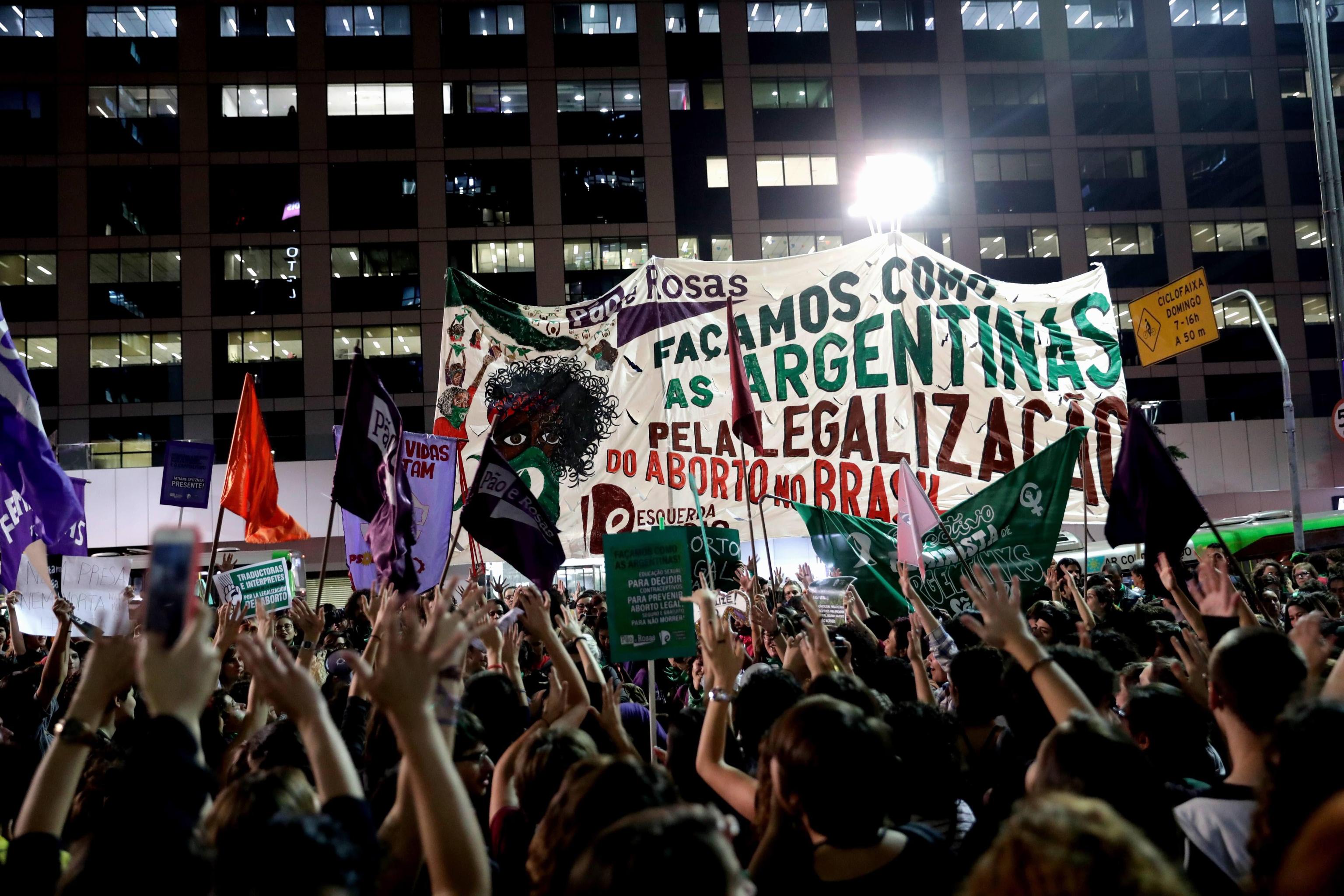MANIFESTAZIONE ABORTO BRASILE