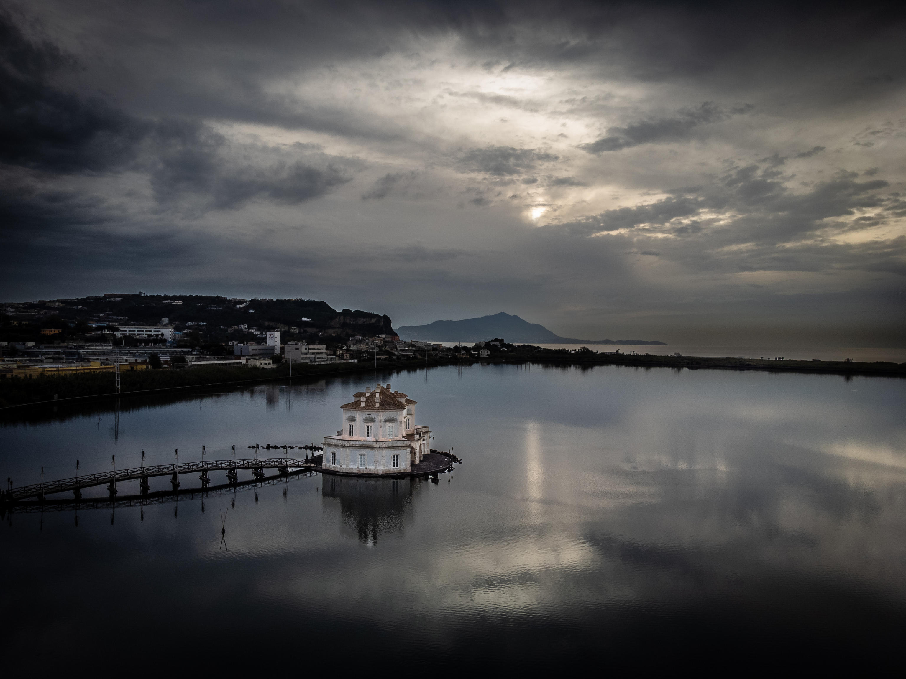 CASINA VANVITELLIANA LAGO FUSARO BACOLI NAPOLI