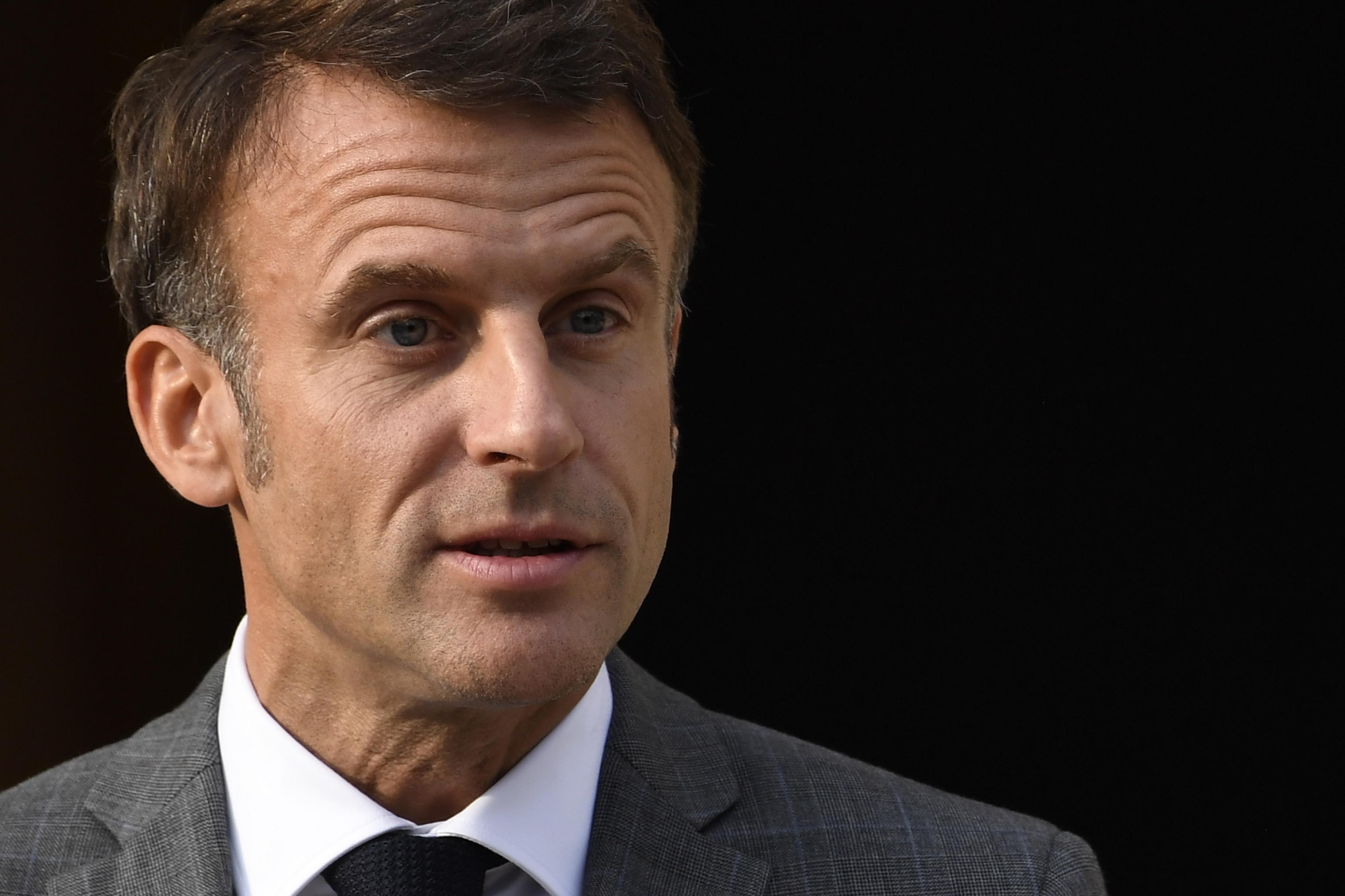 MACRON