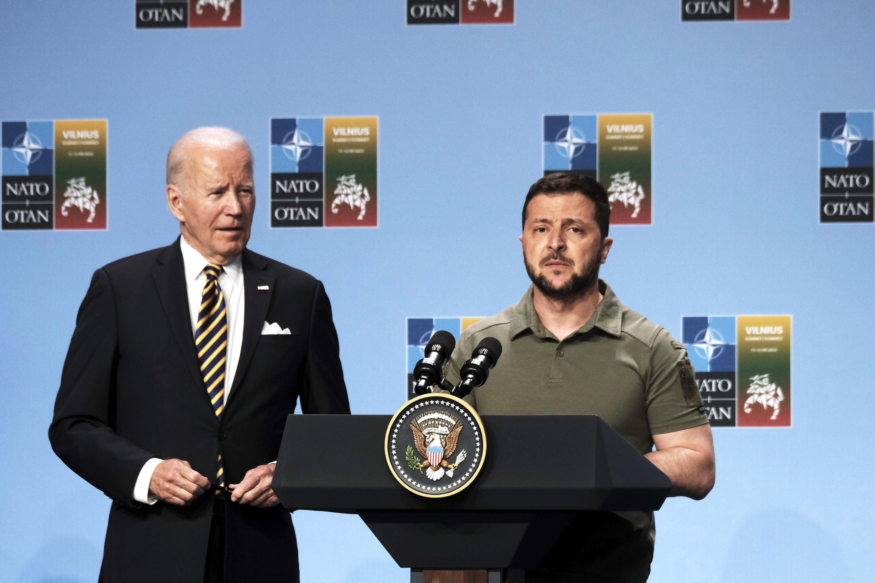 BIDEN ZELENSKY