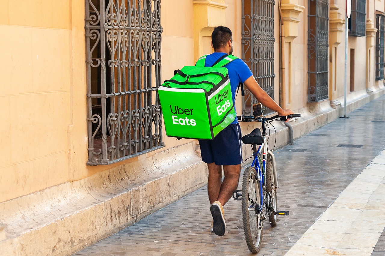 UBER EATS