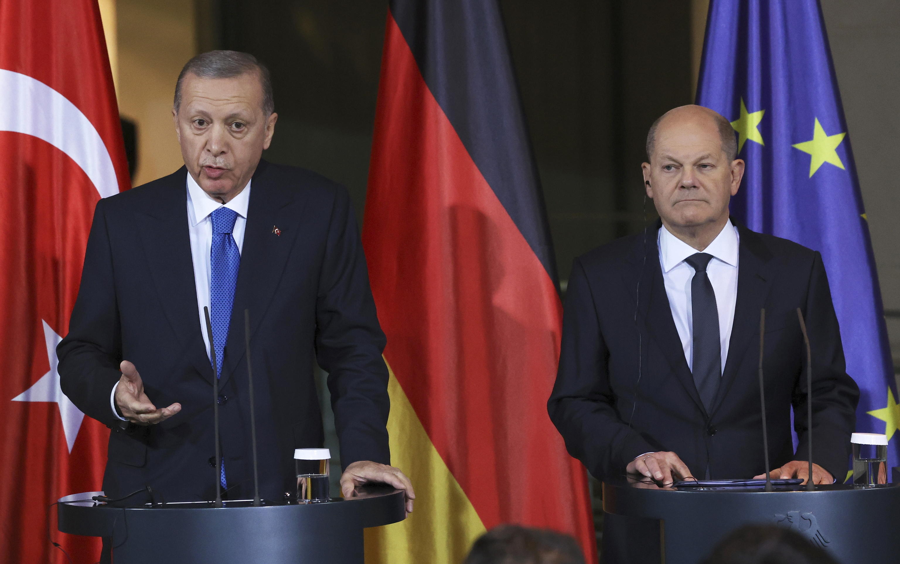 ERDOGAN SCHOLZ