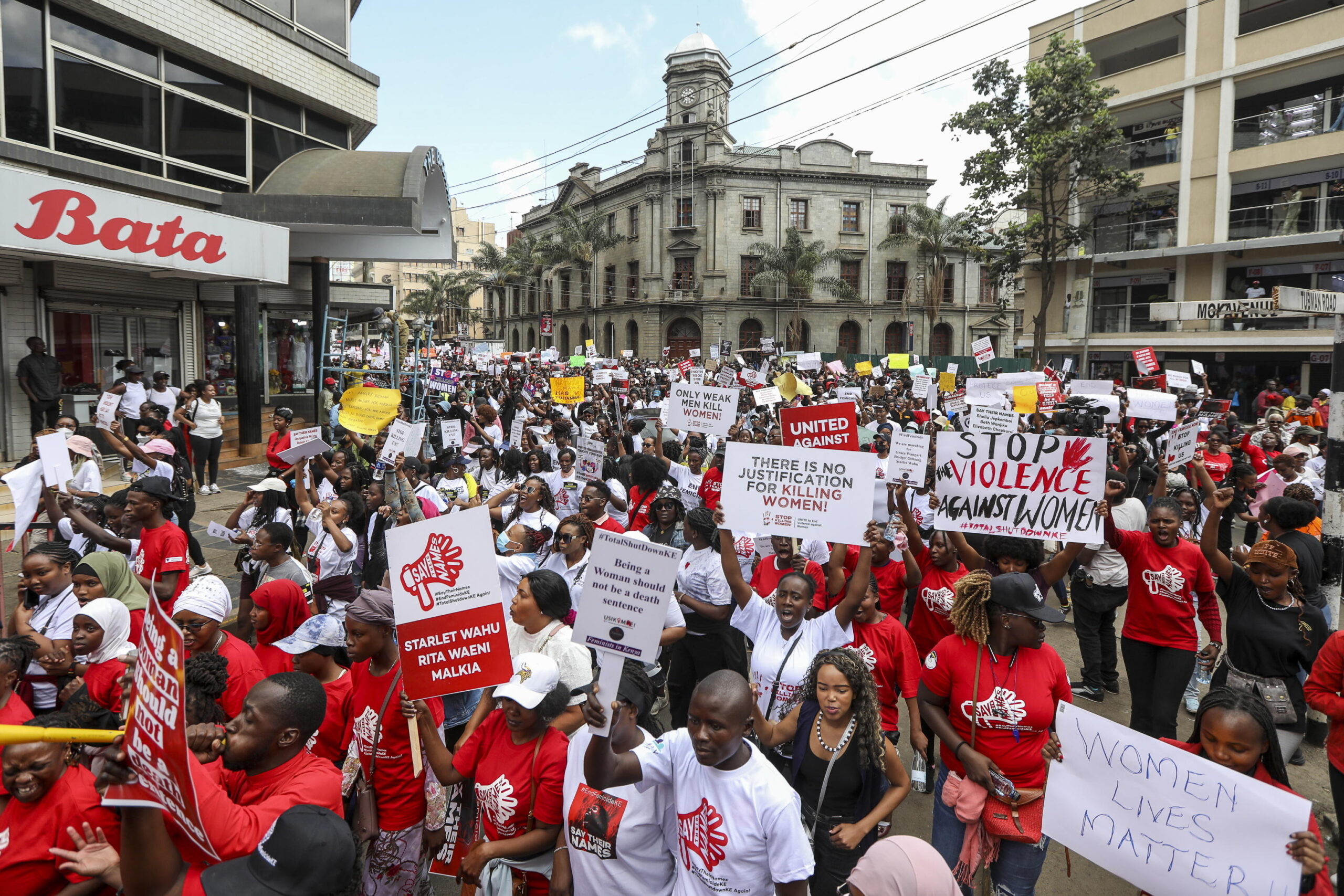 MANOFESTAZIONE KENYA CONTRO FEMMINICIDI