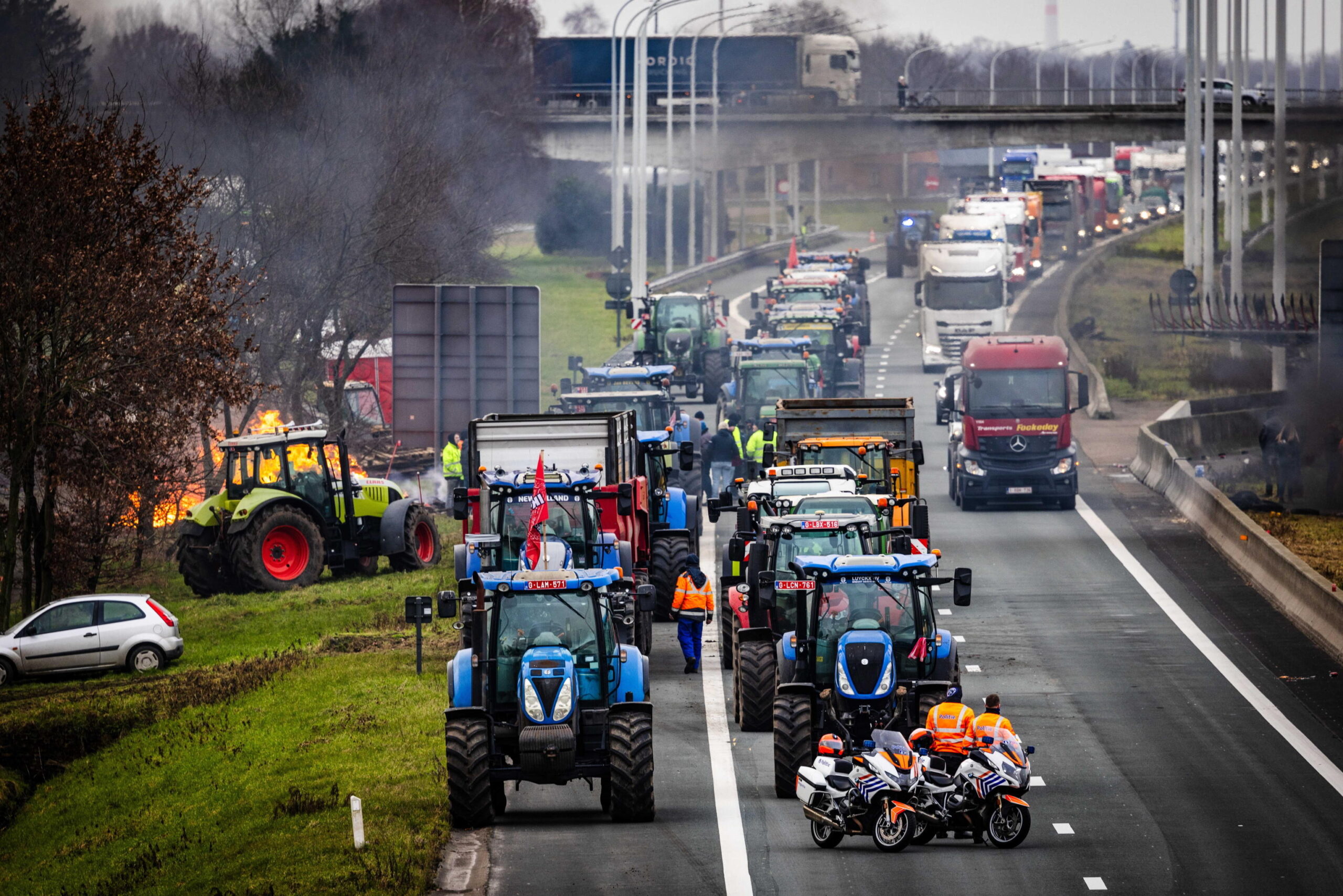 PROTESTE AGRICOLTORI TRATTORI OLANDA BELGIO