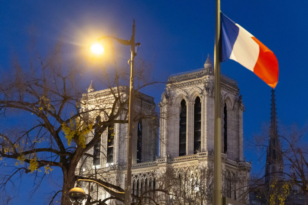 notre dame macron