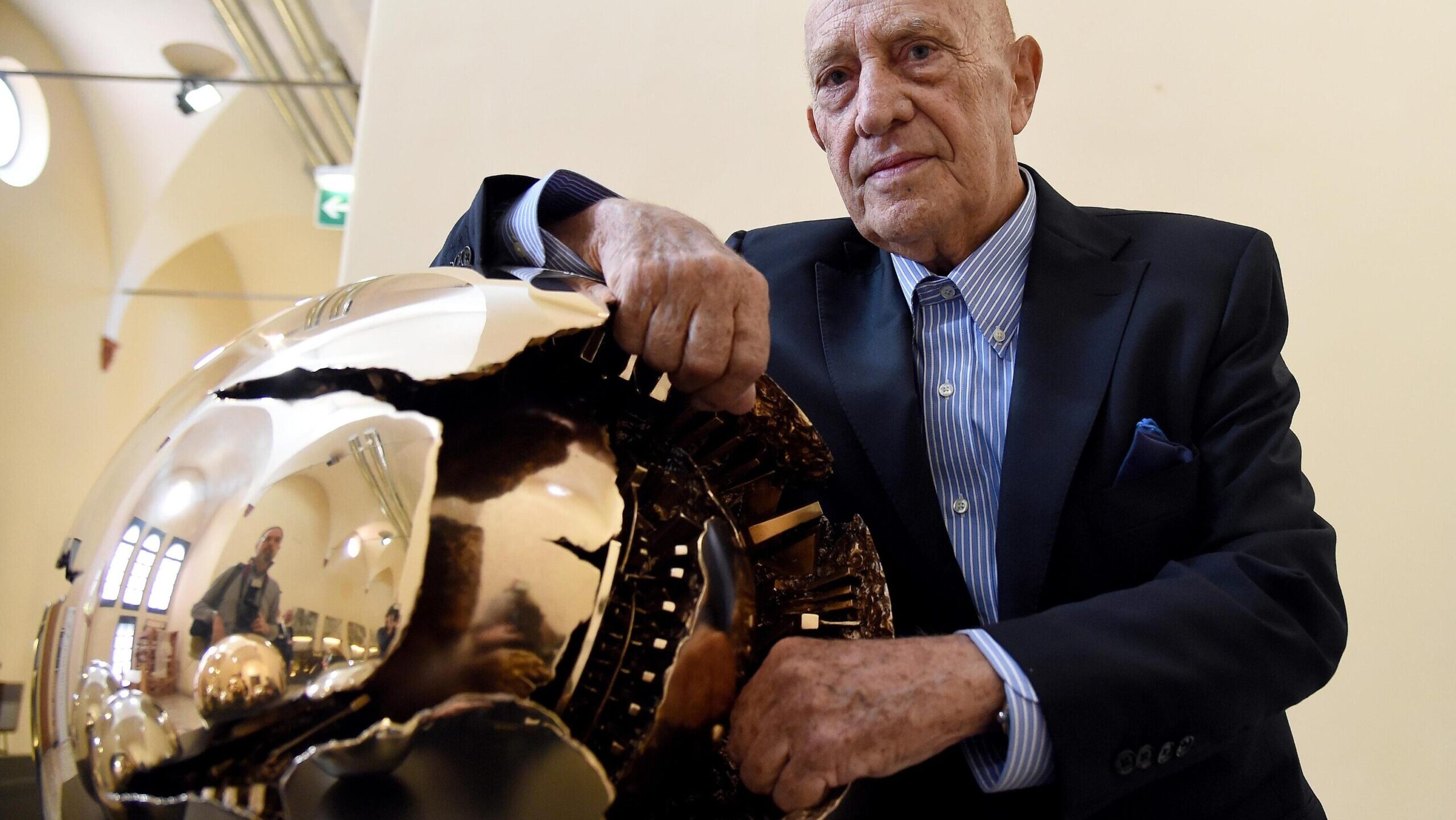arnaldo pomodoro