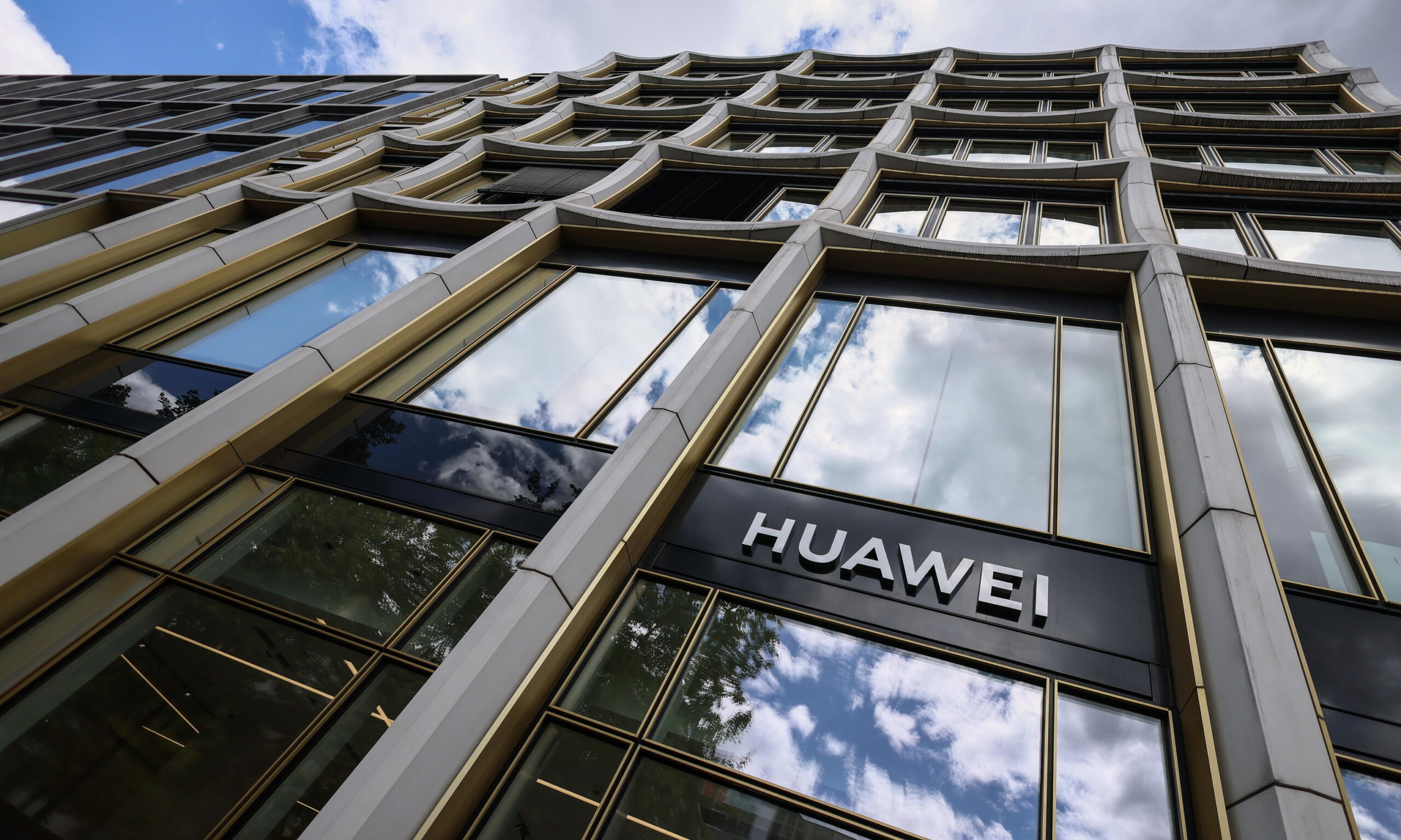 huawei corruzione scandalo parlamento europeo
